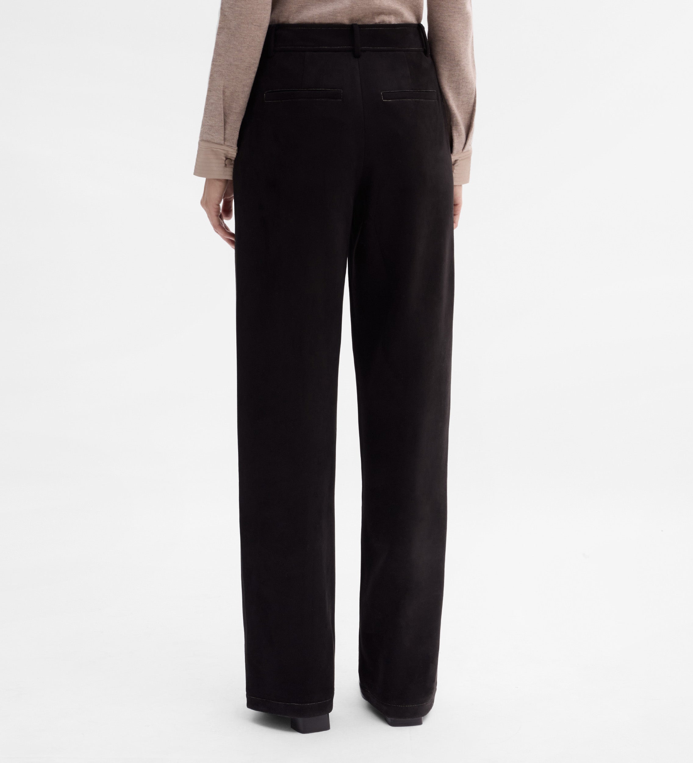 Pantalón antelina pespuntes