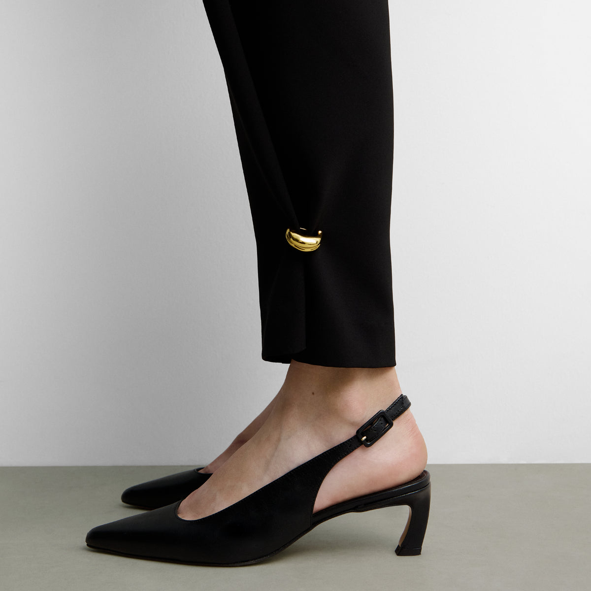 Zapato tacón destalonado