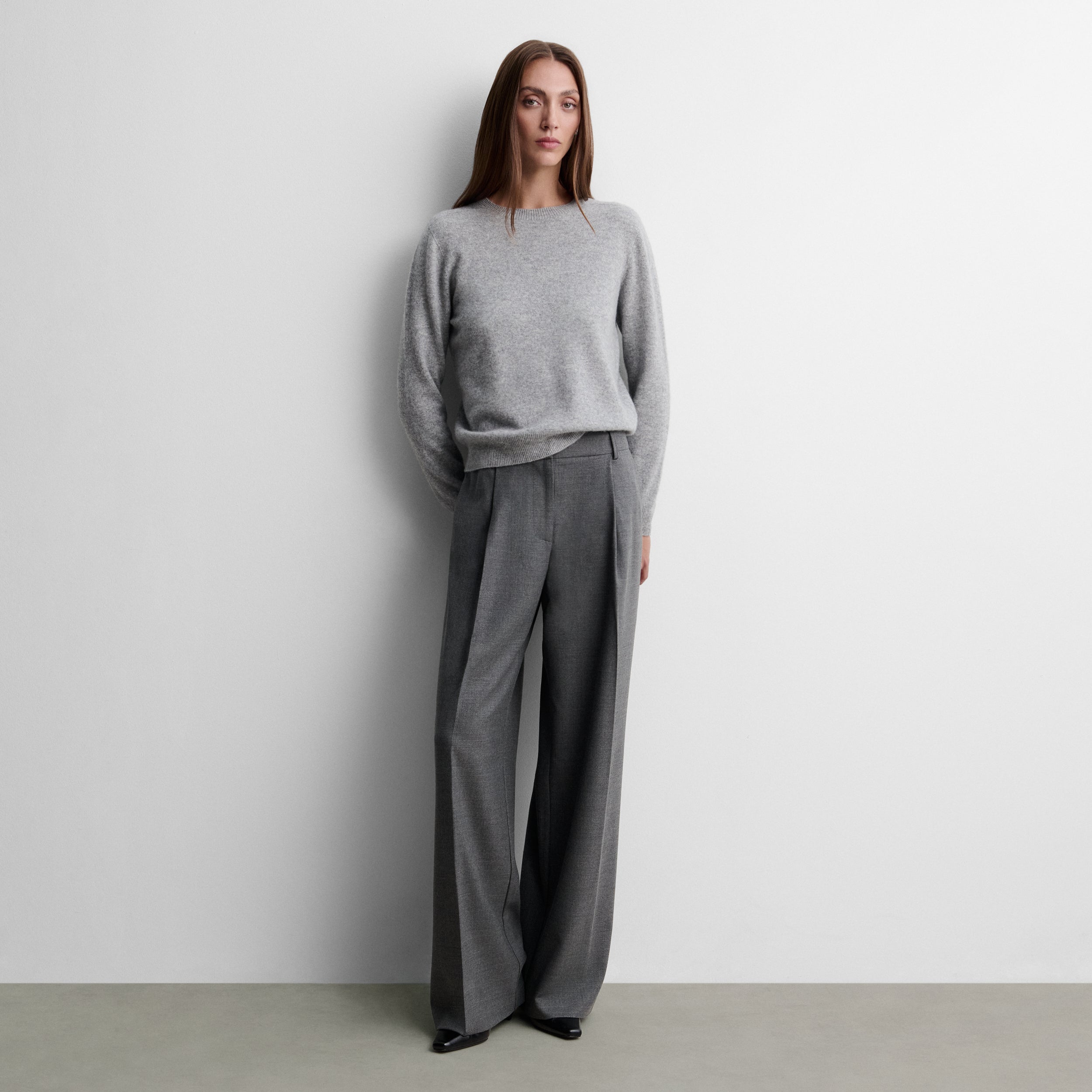 Wide pleated trousers