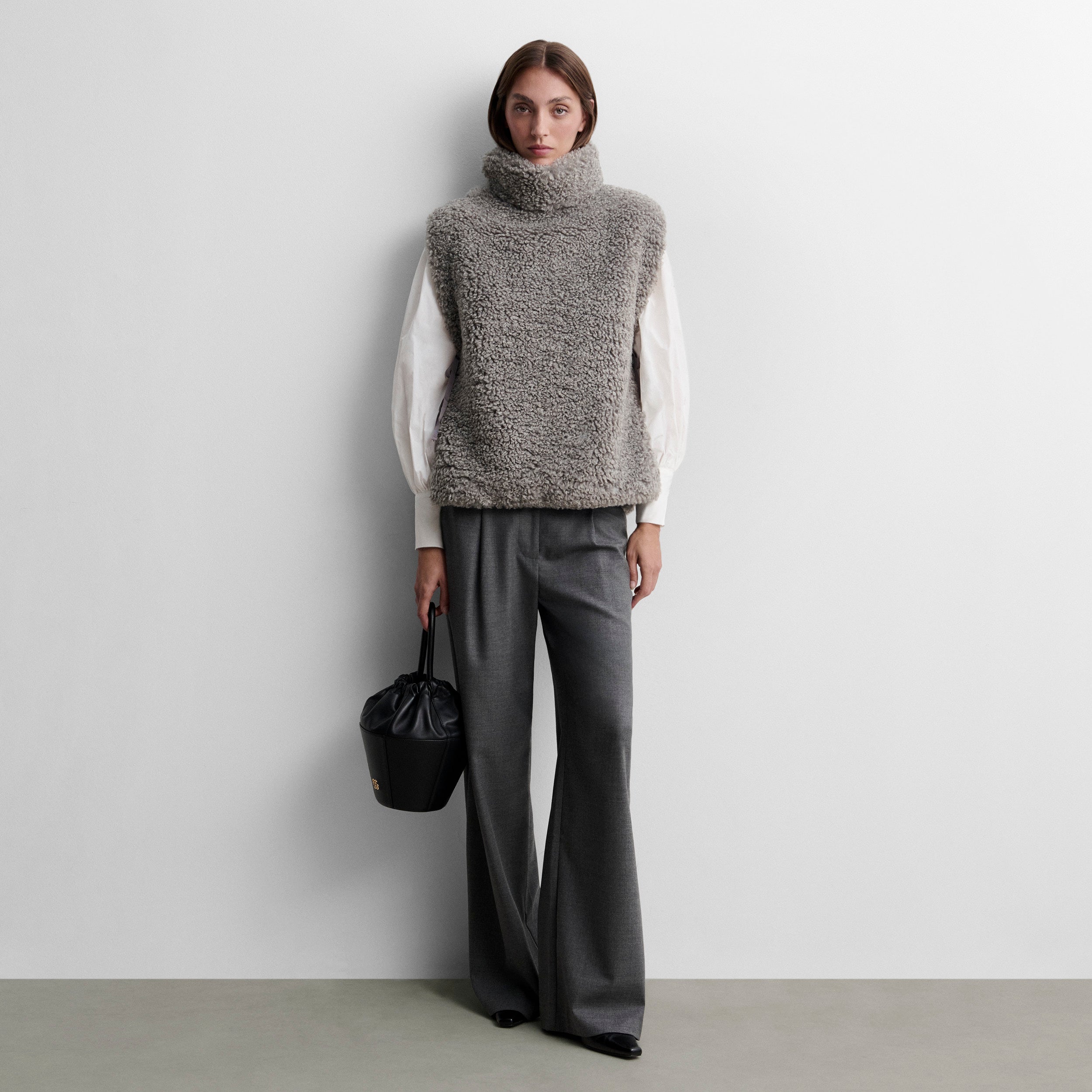 Short fur effect vest