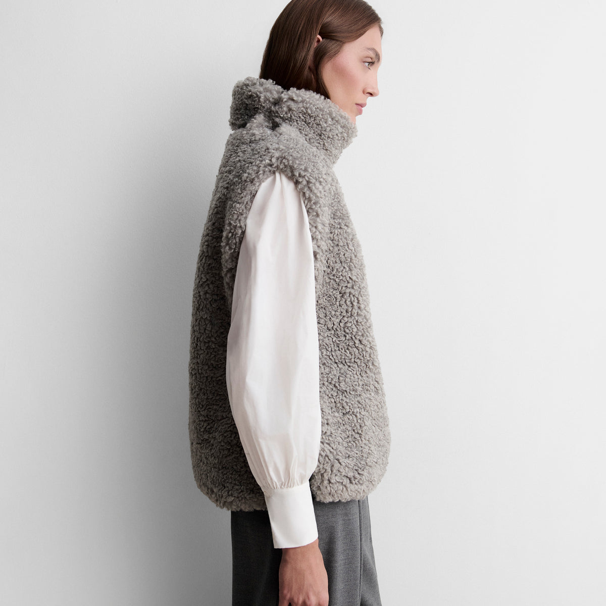 Short fur effect vest