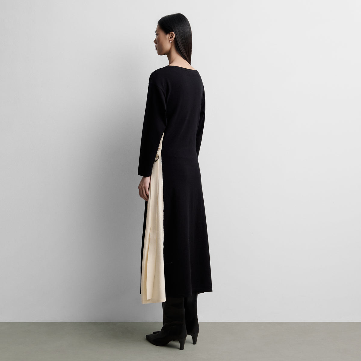 Two-tone knit dress