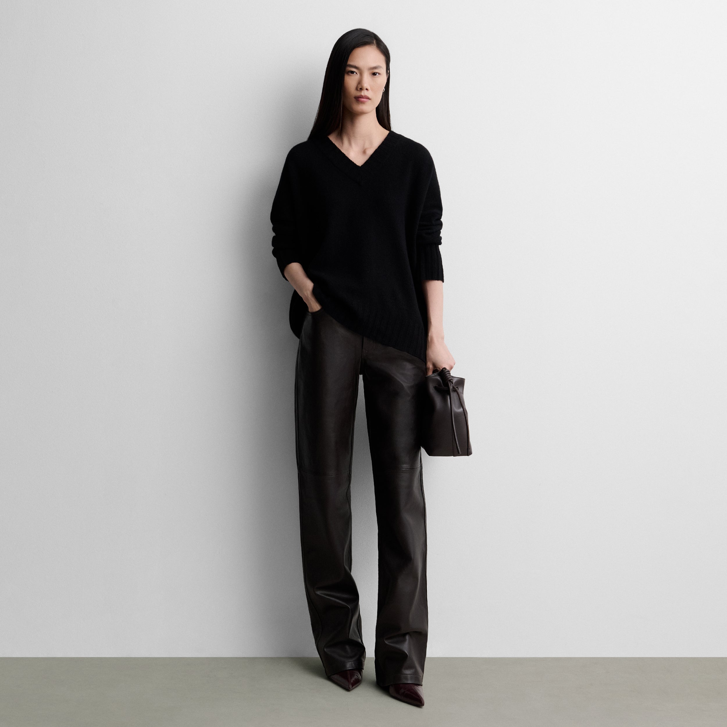 Pull ample col en V