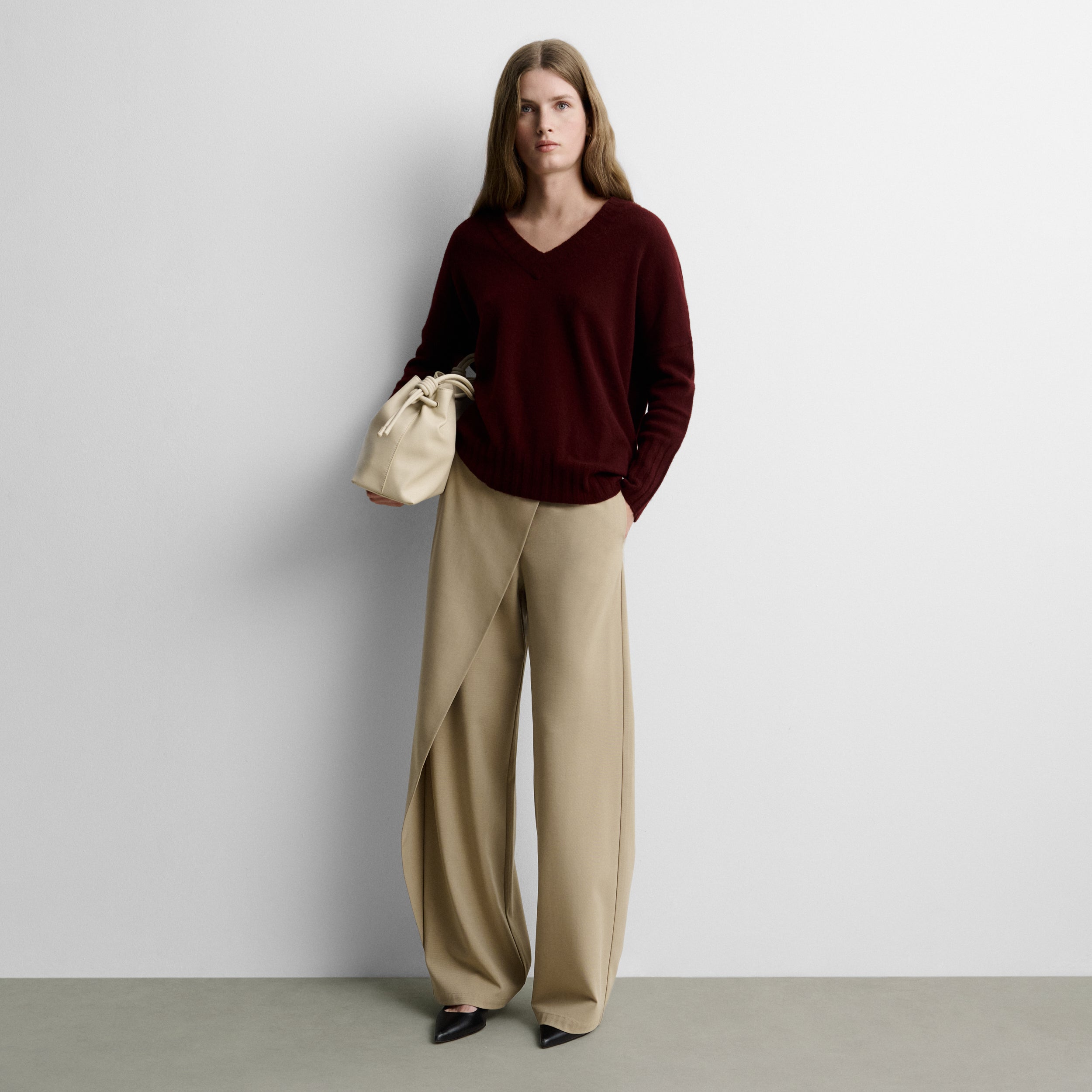 Pull ample col en V