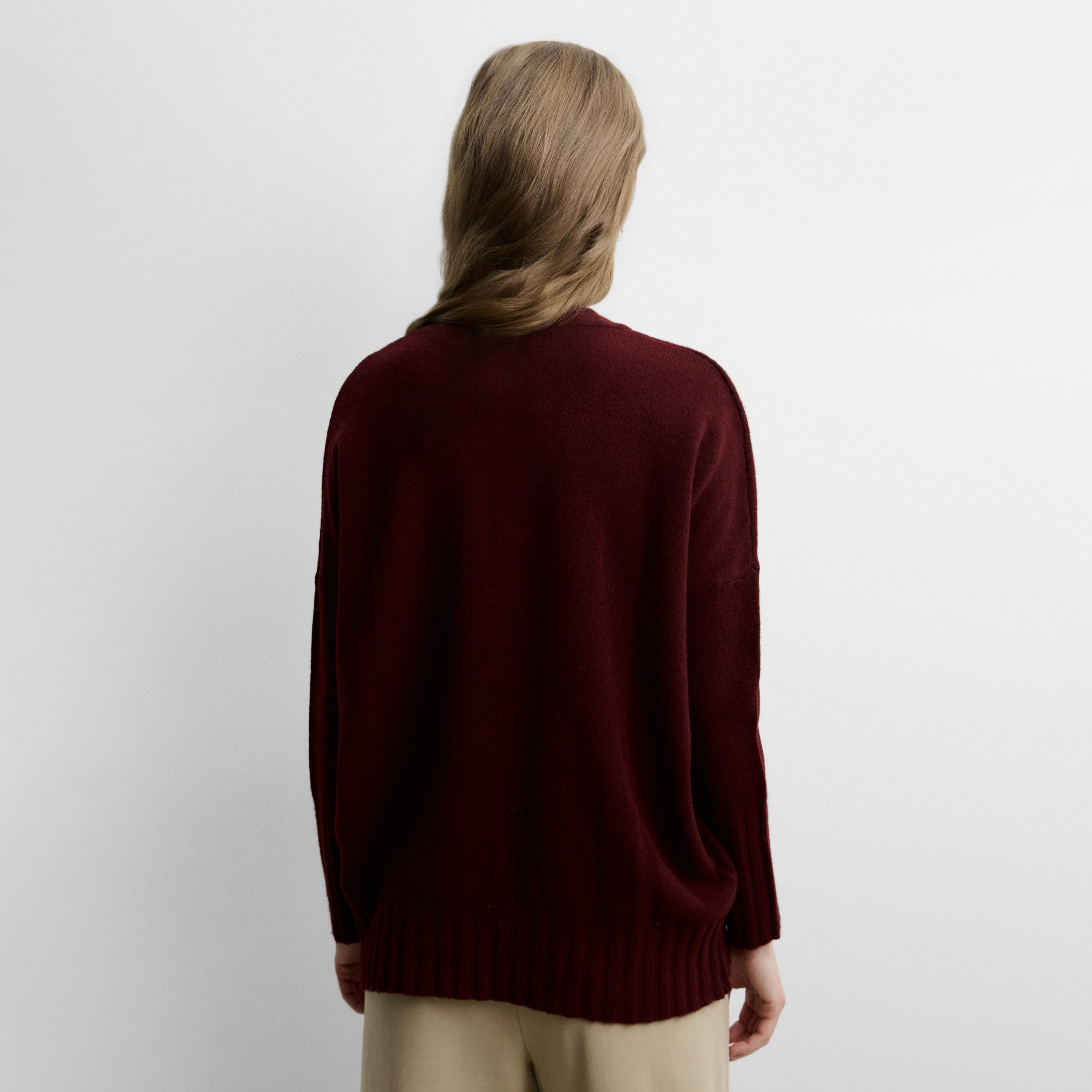 Pull ample col en V