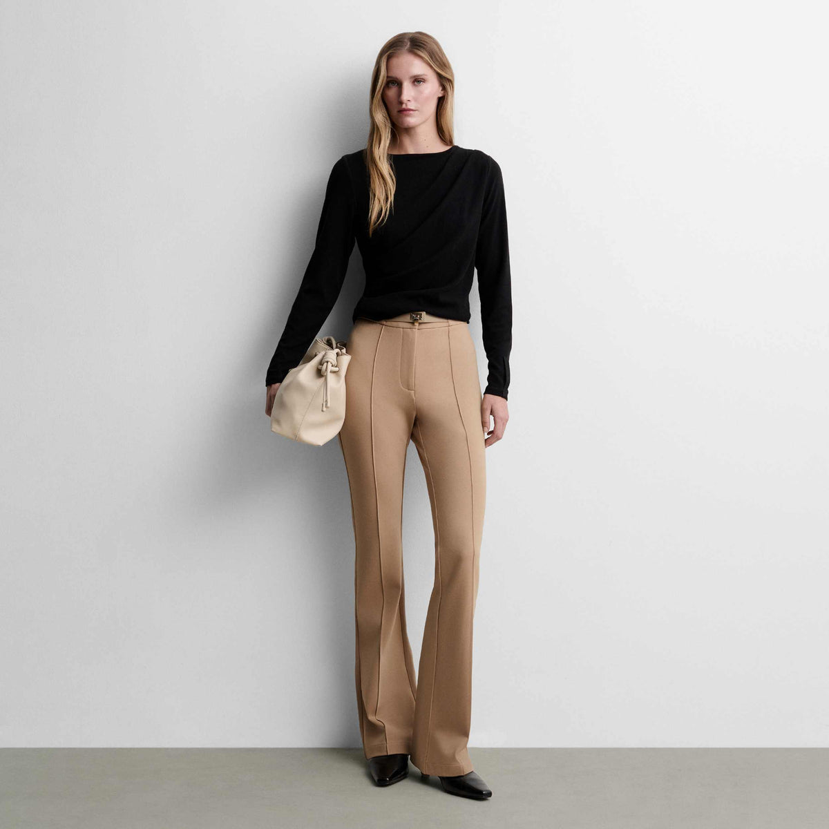 Stretch trousers with locker-loop fastening
