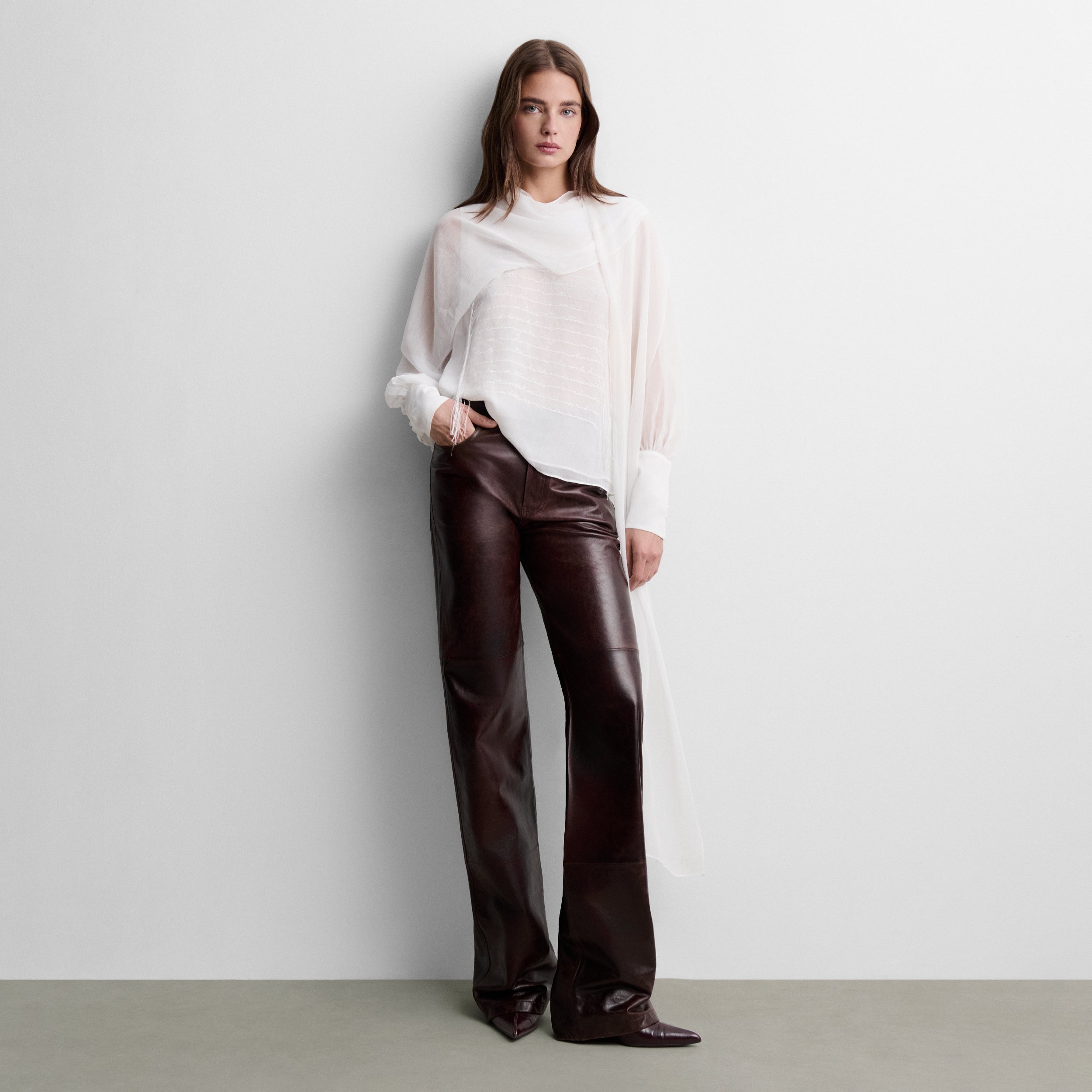 Blouse brodée effet foulard