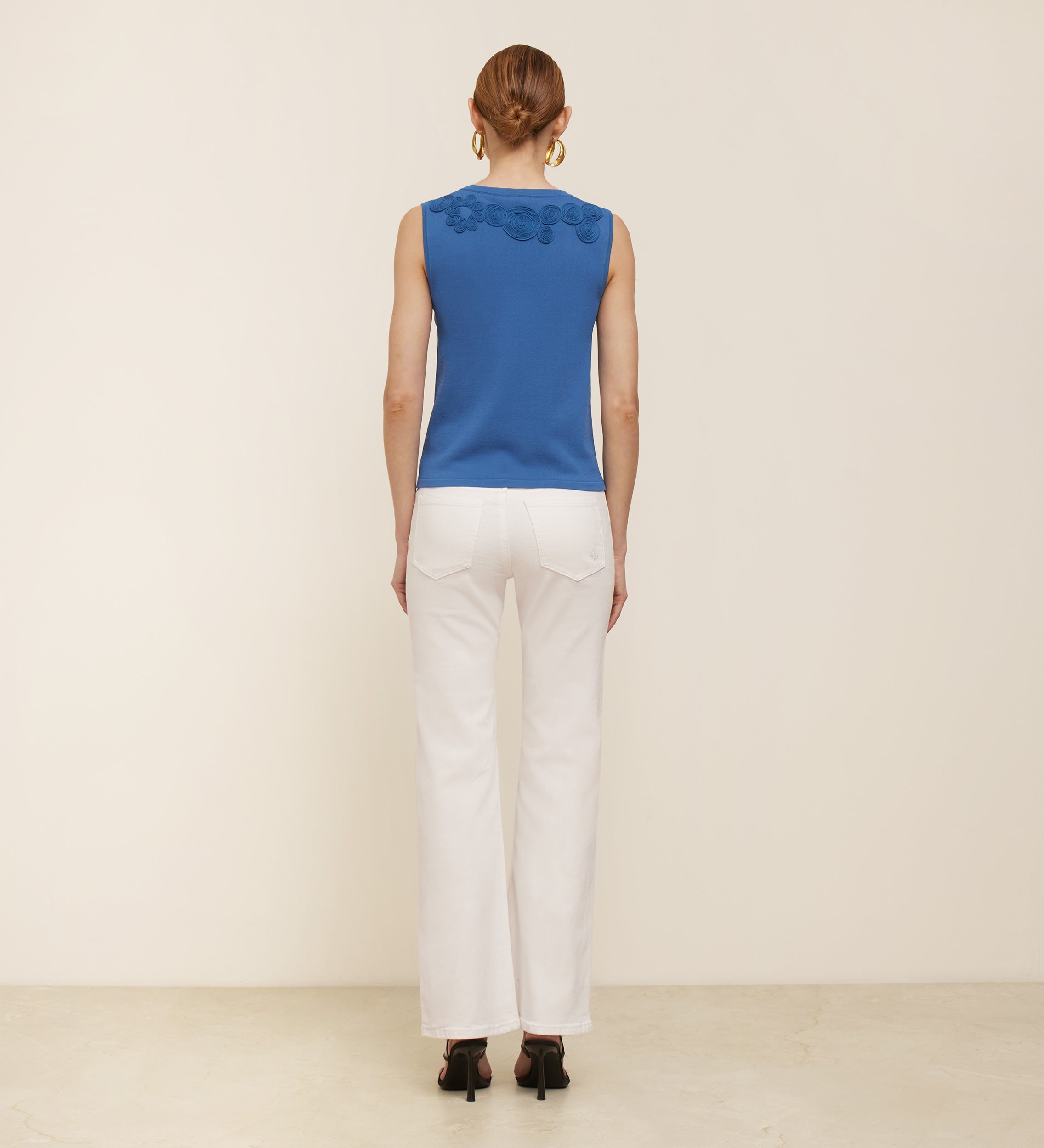 Top tricot cintas bordadas