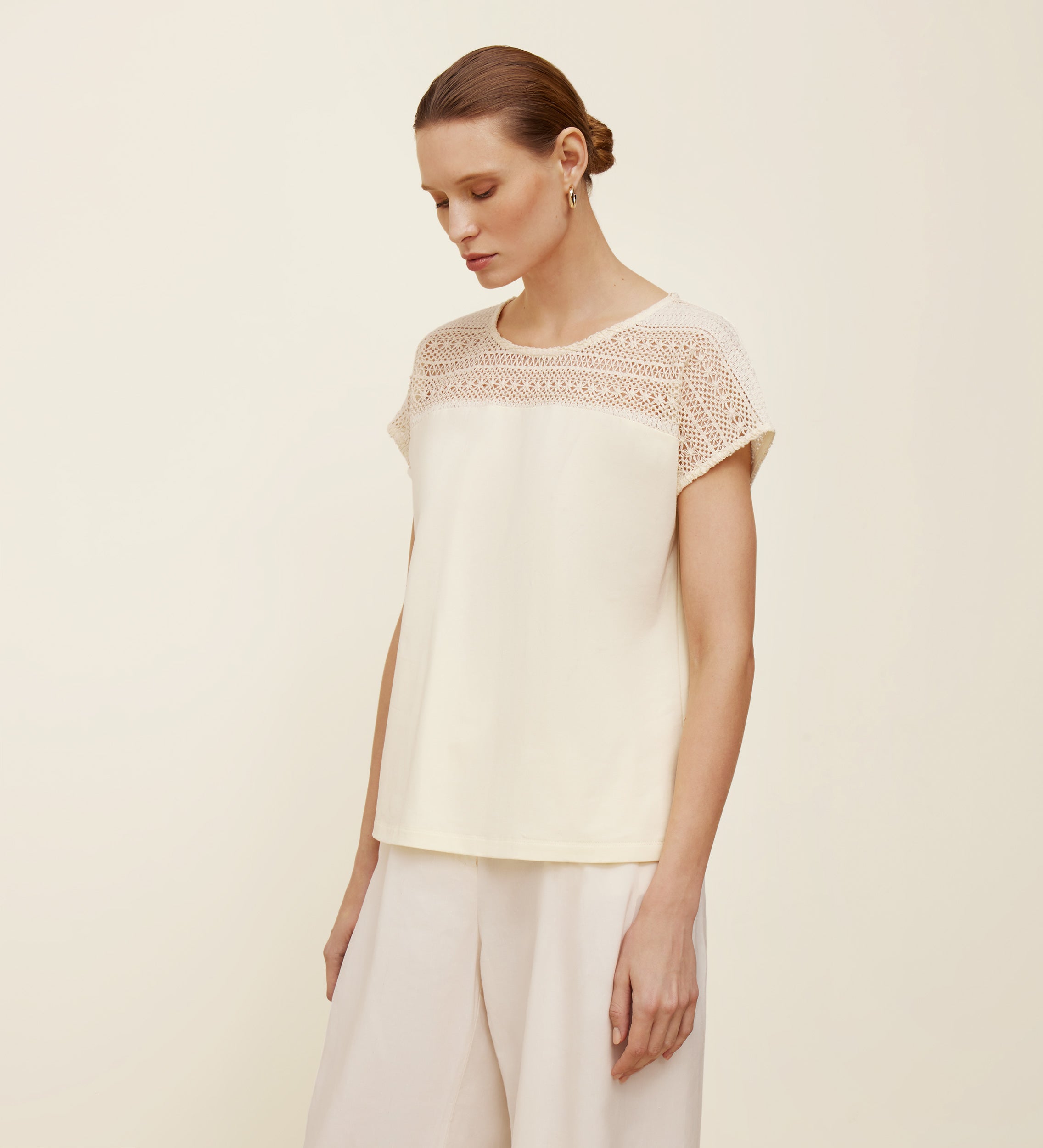 Two-material crochet t-shirt