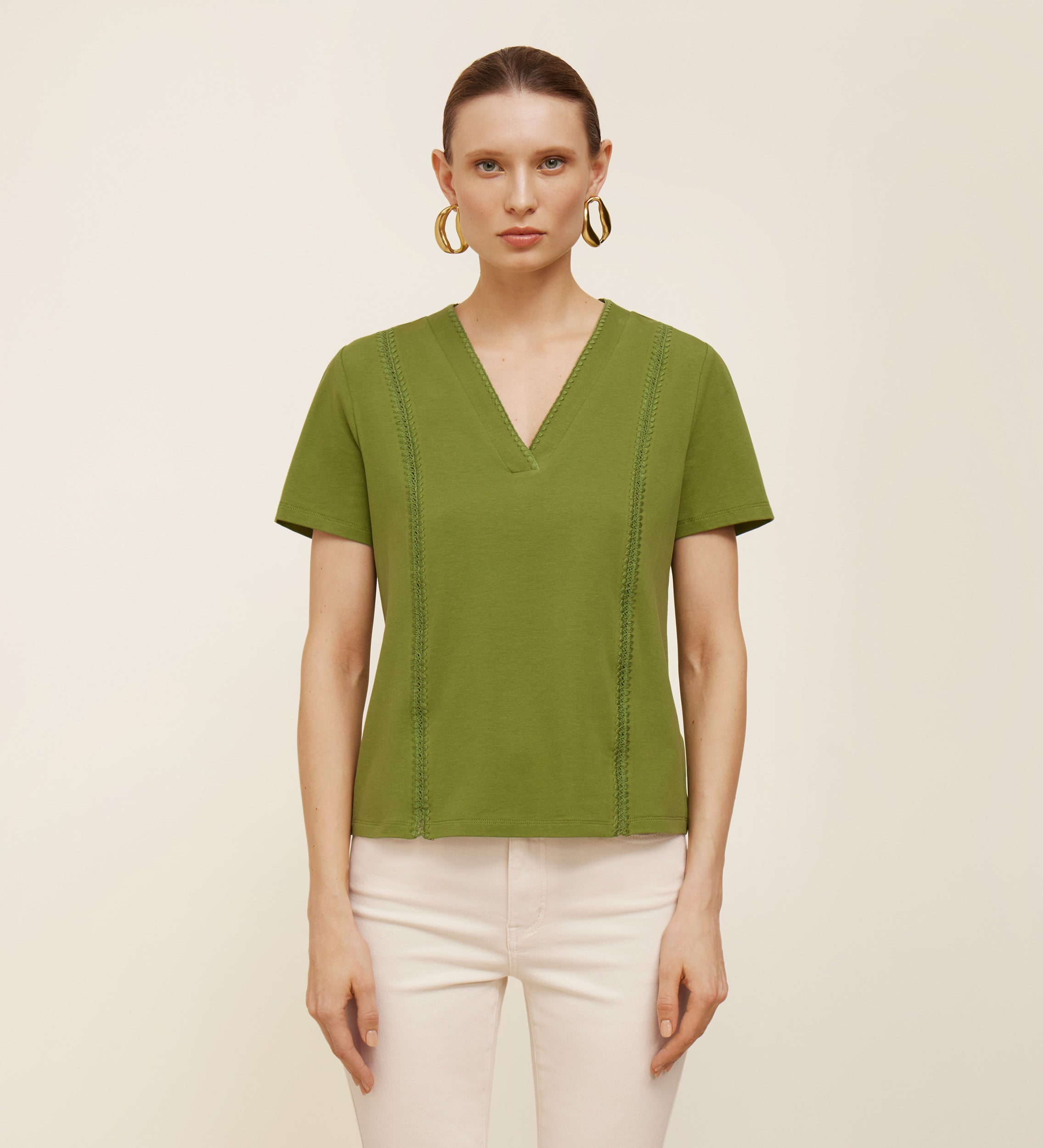 Embroidered V-neck t-shirt