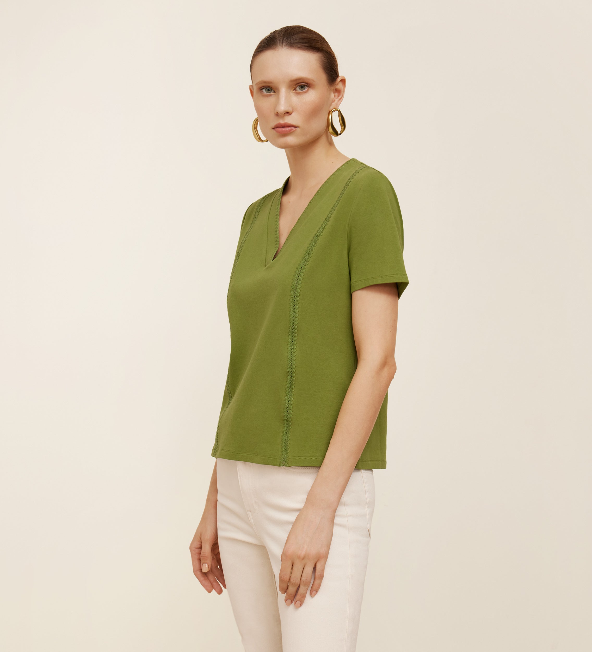 Embroidered V-neck t-shirt