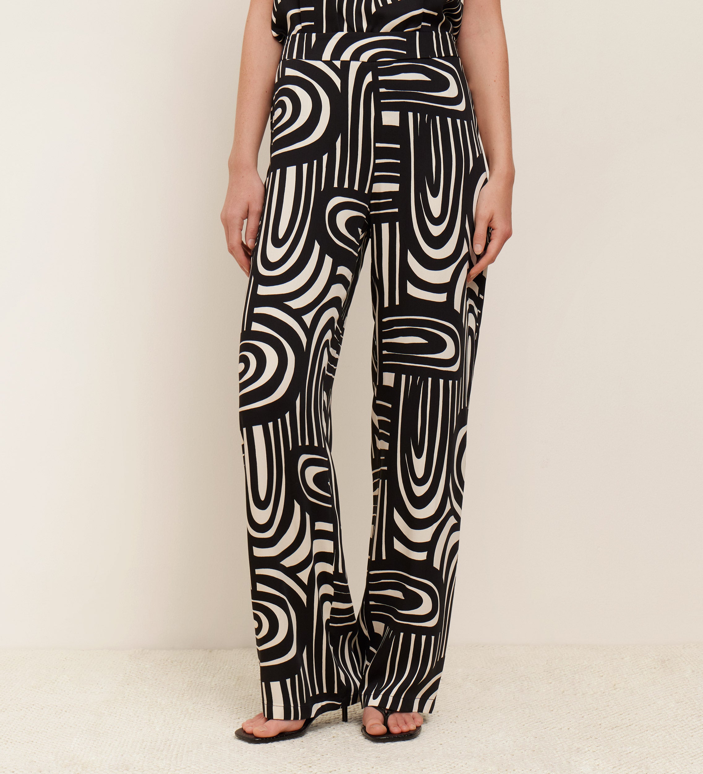 Pantalón fluído estampado