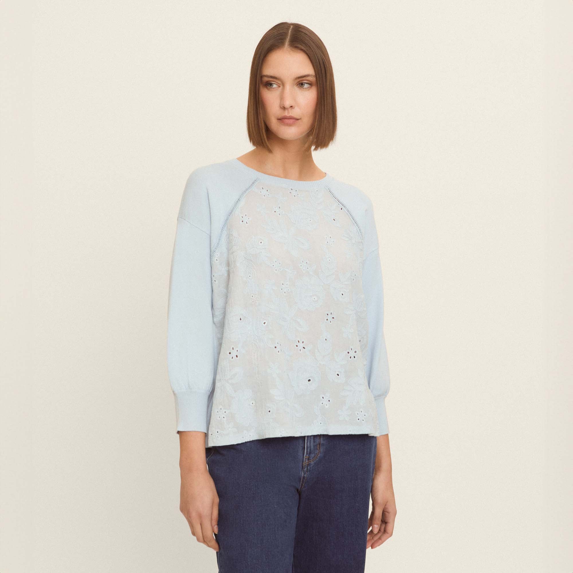 Pull devant en coton brodé