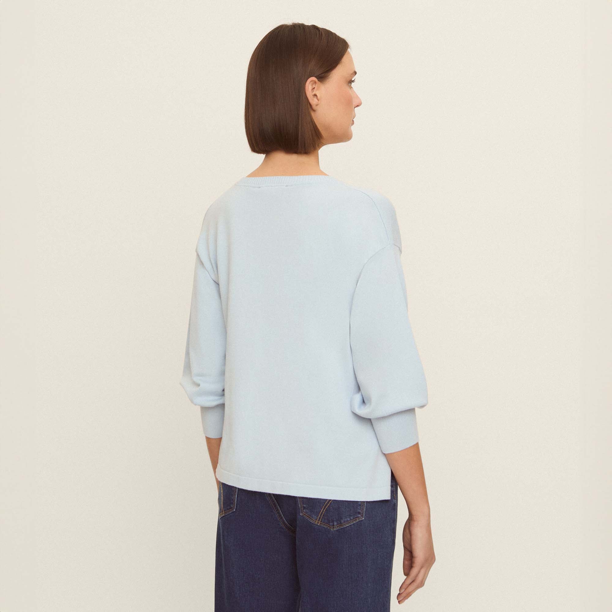 Pull devant en coton brodé