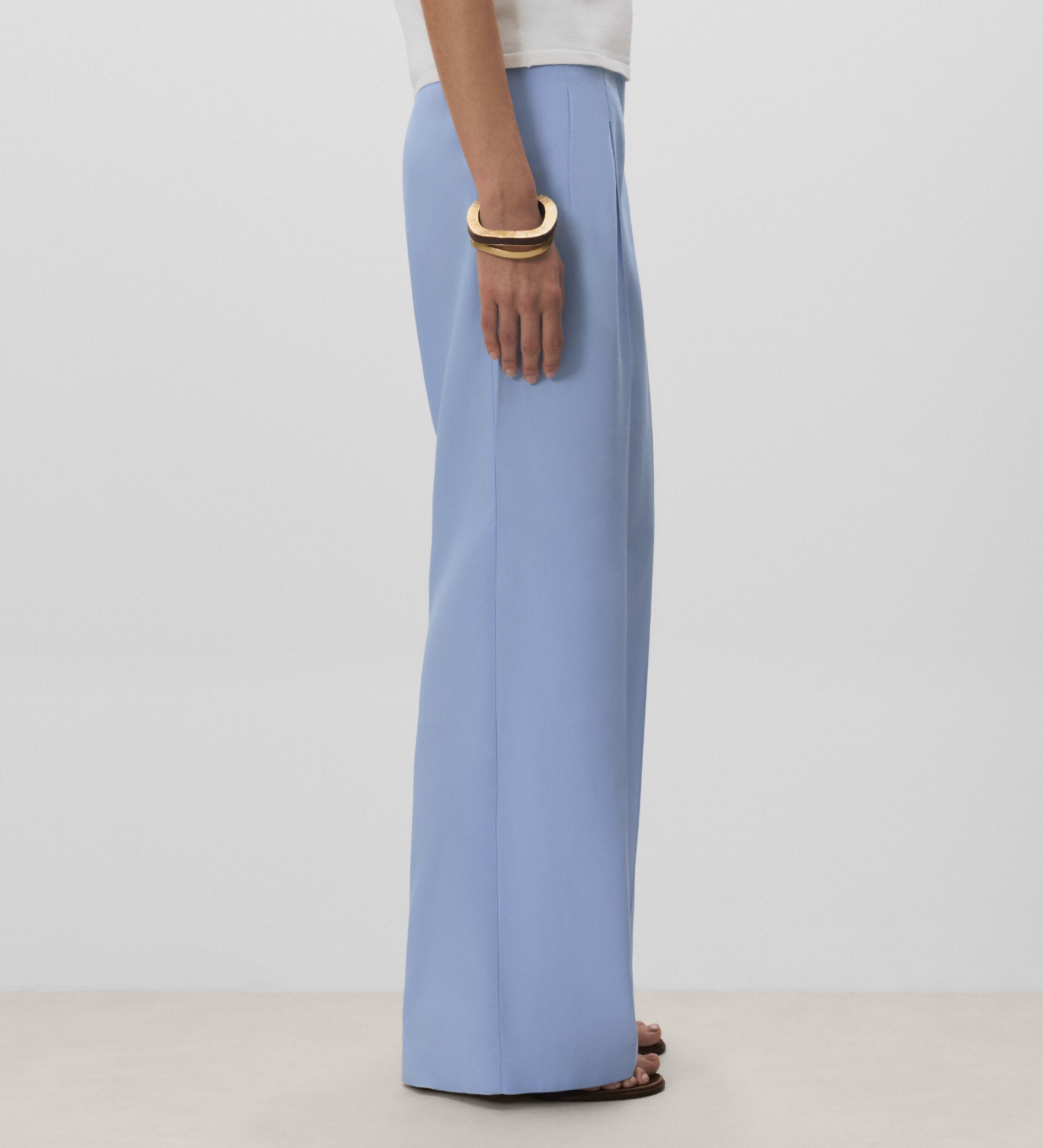 Pantalón ancho bolsillos