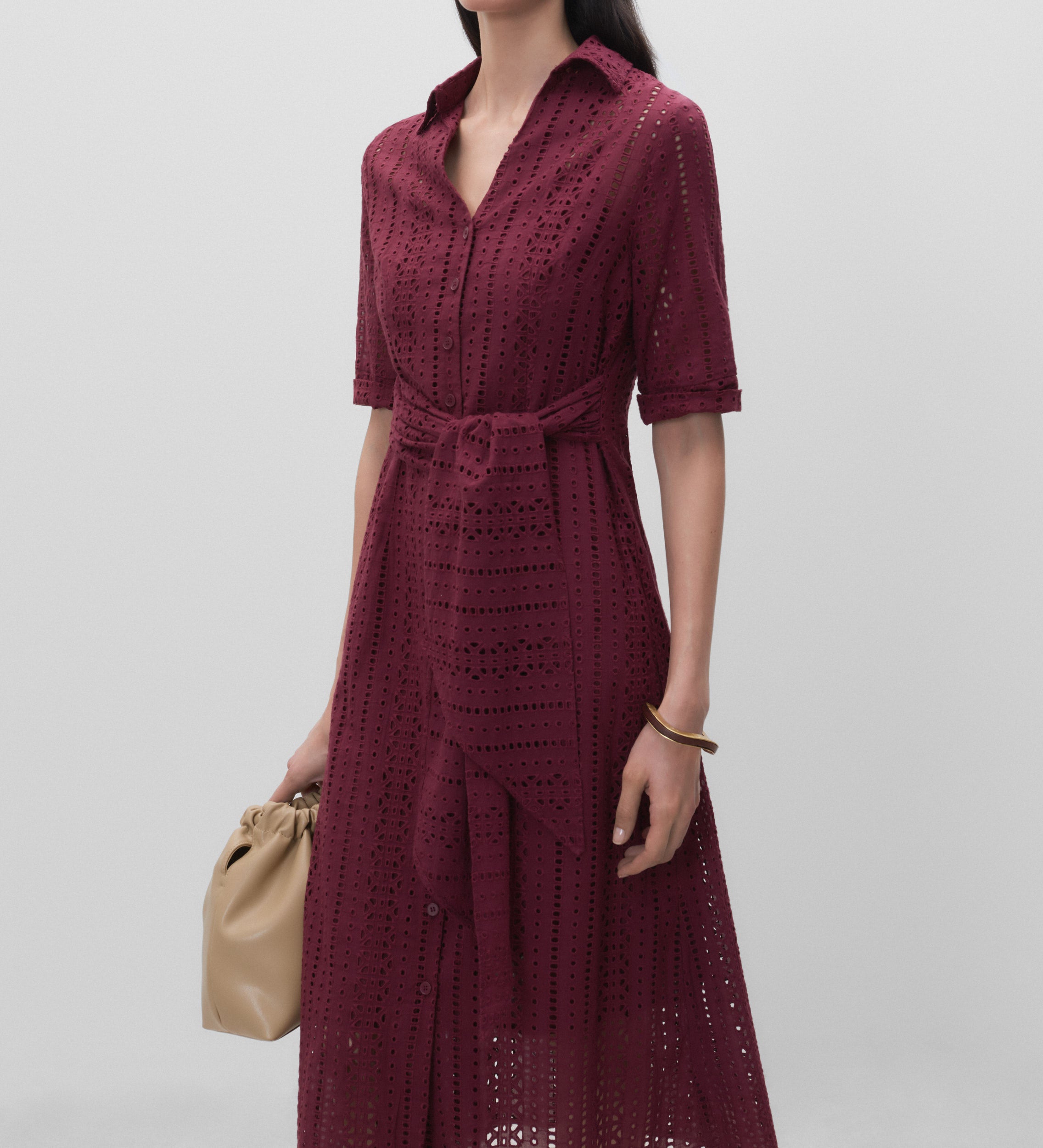 Robe chemise en coton brodé