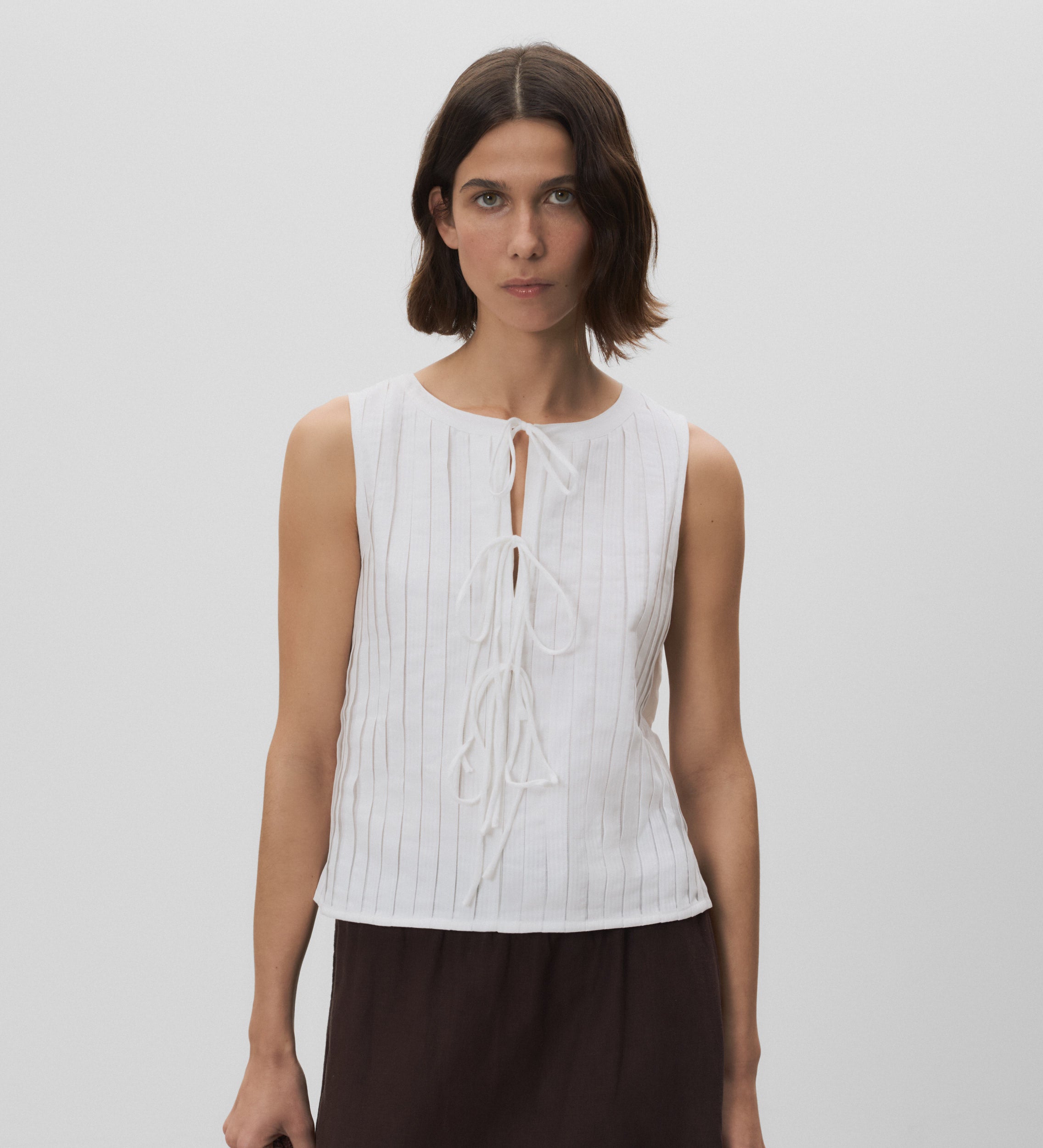 Top pleats bow