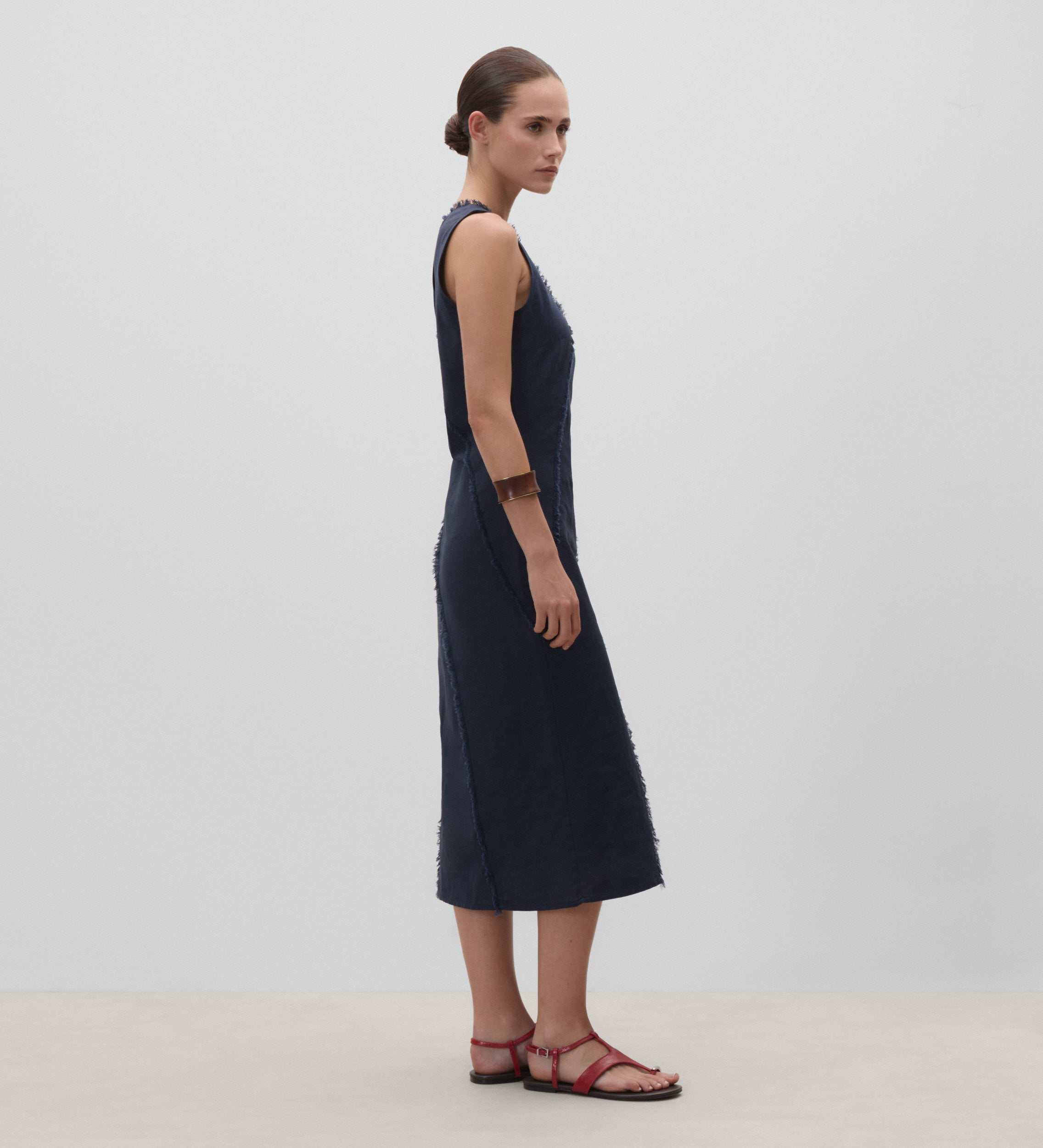 Vestido midi desflecados
