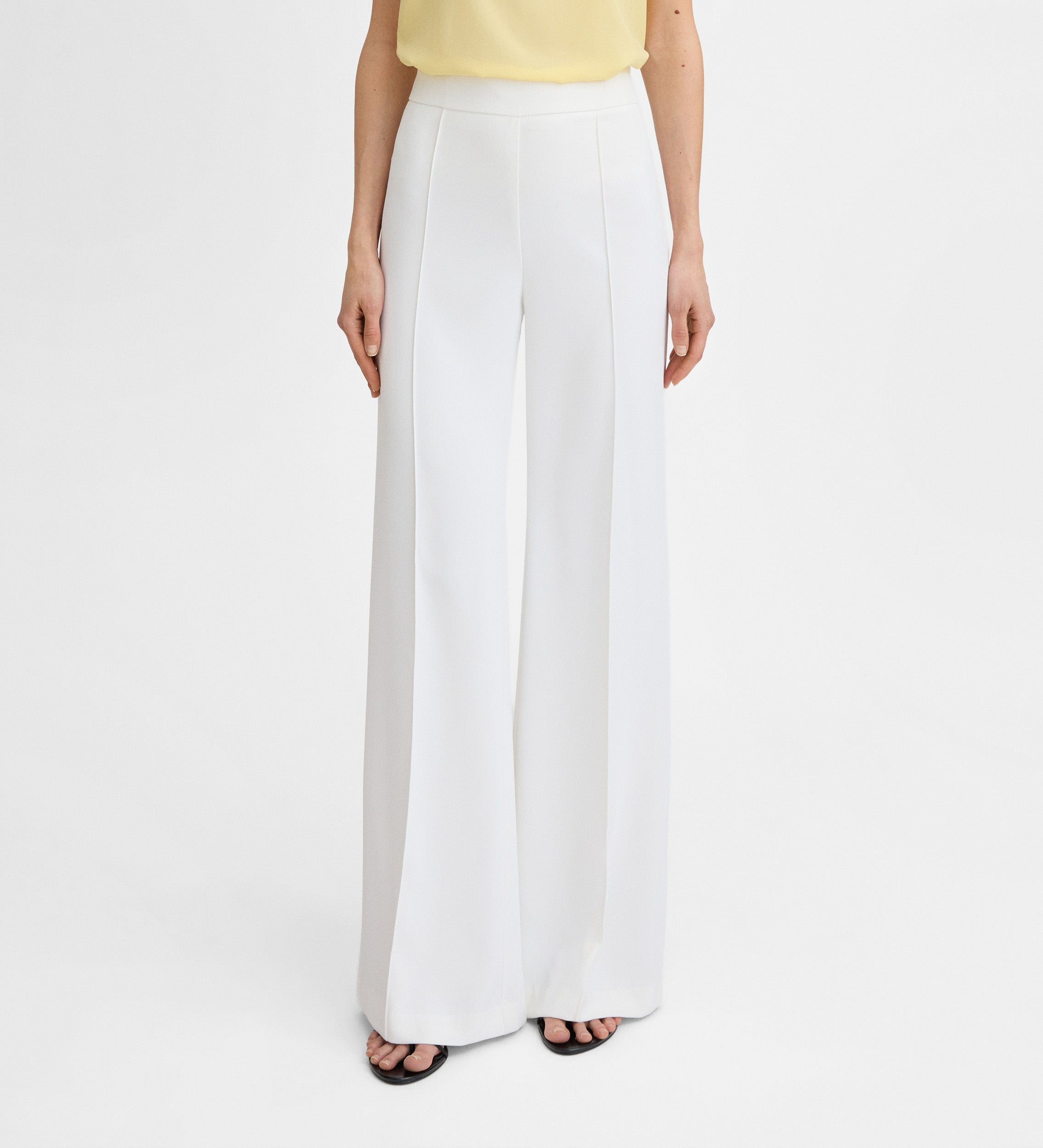 Pantalón acampanado