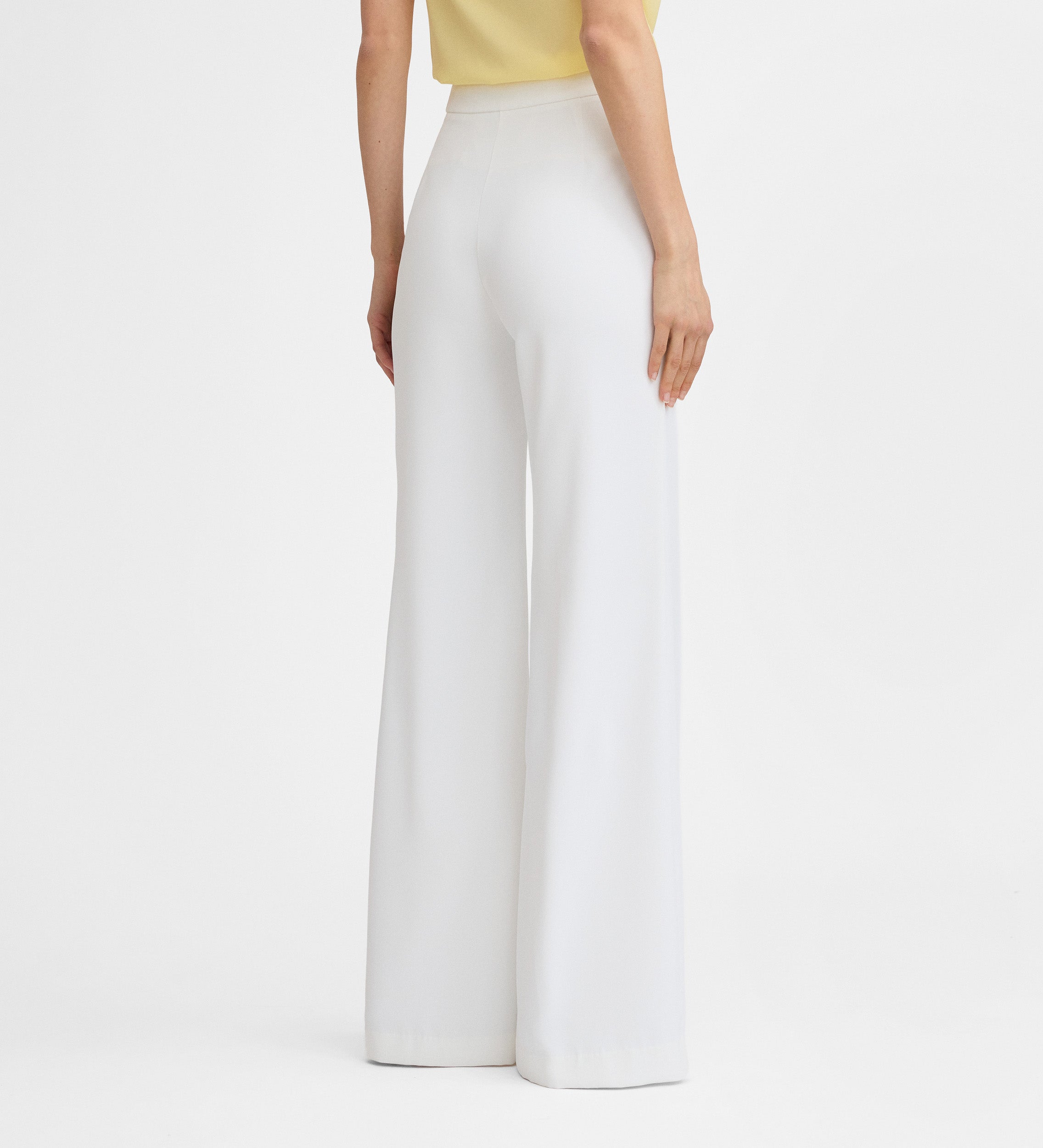 Pantalón acampanado