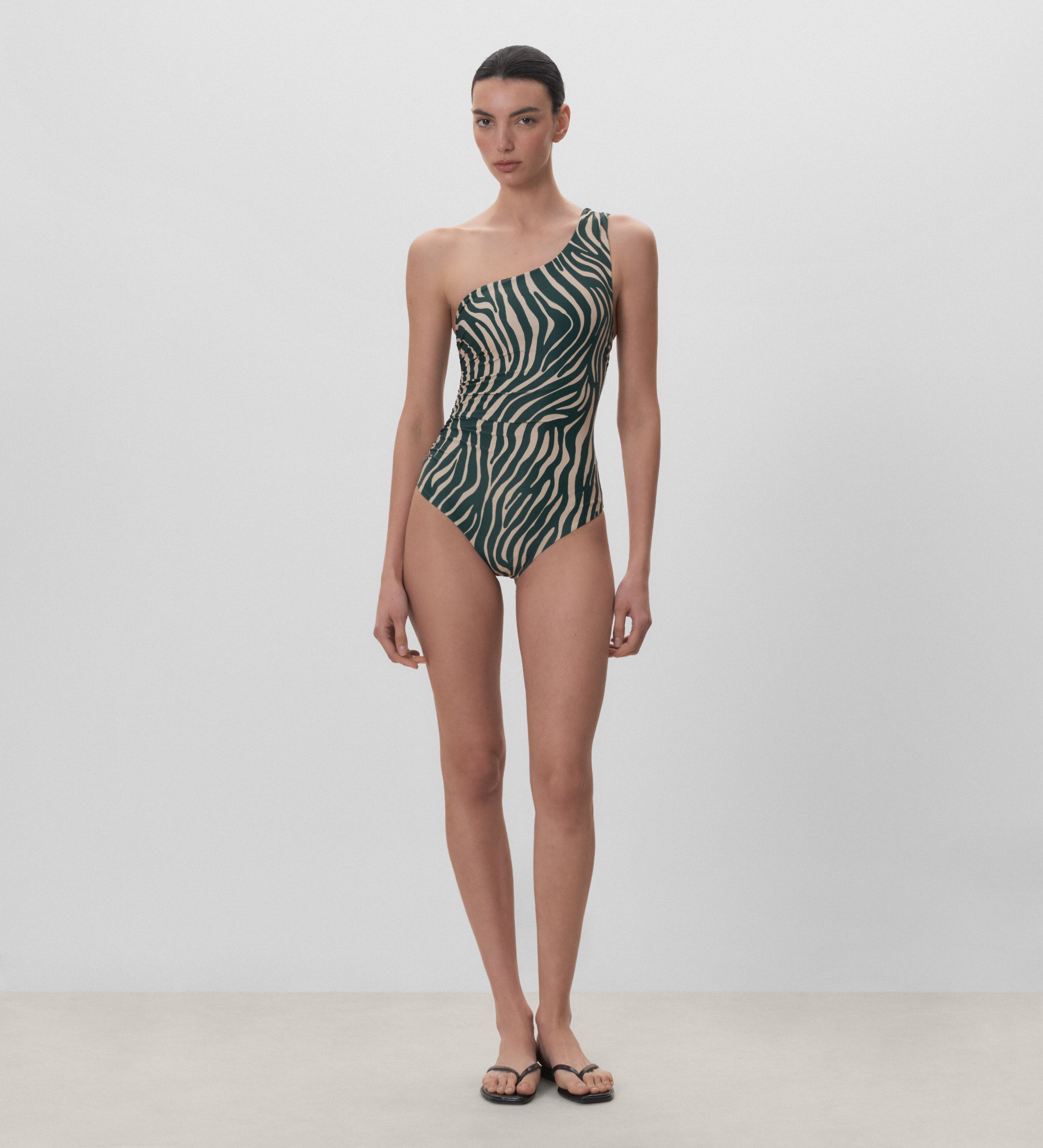 Maillot de bain à décolleté asymétrique