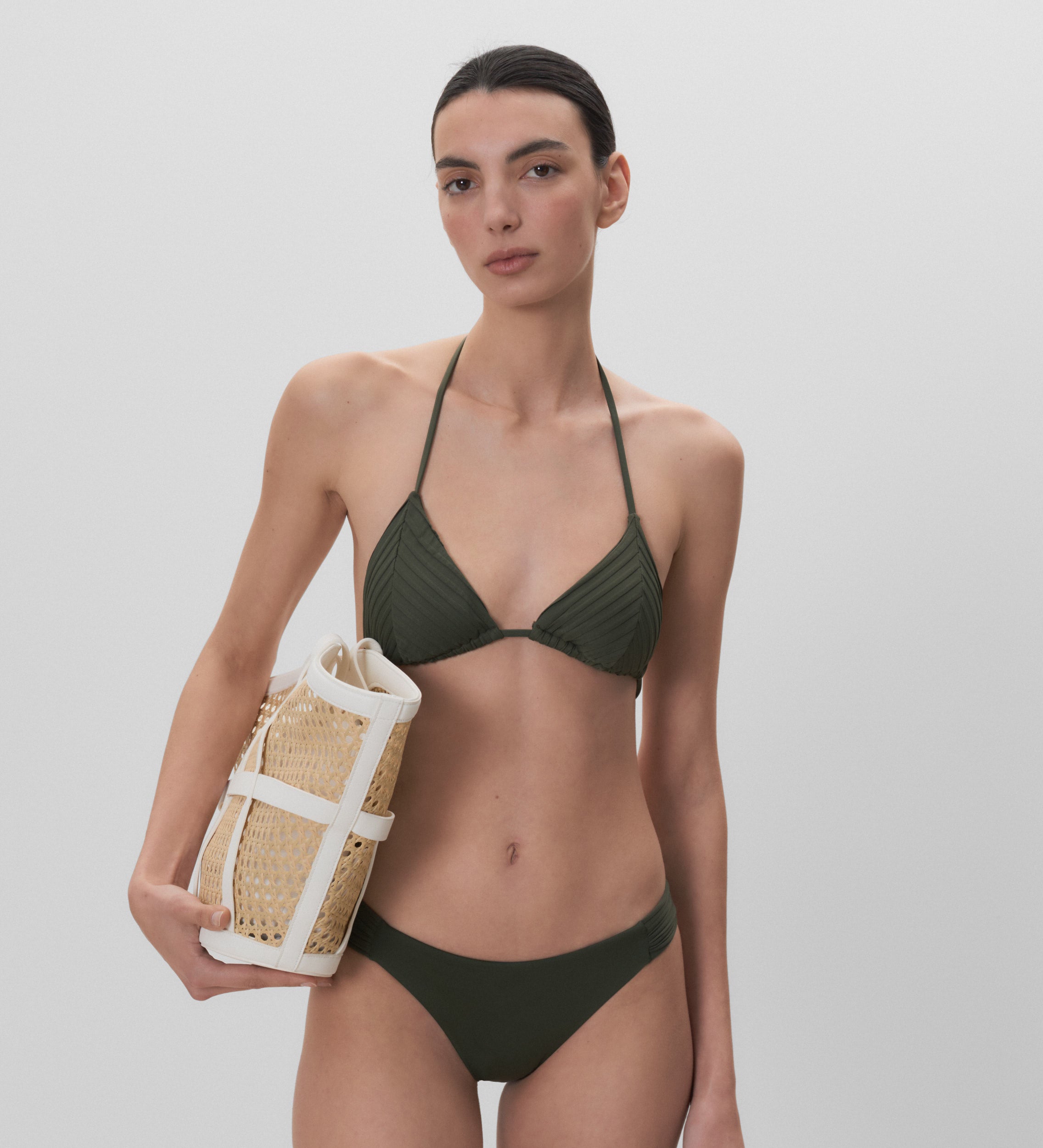 Braguita de bikini clásica