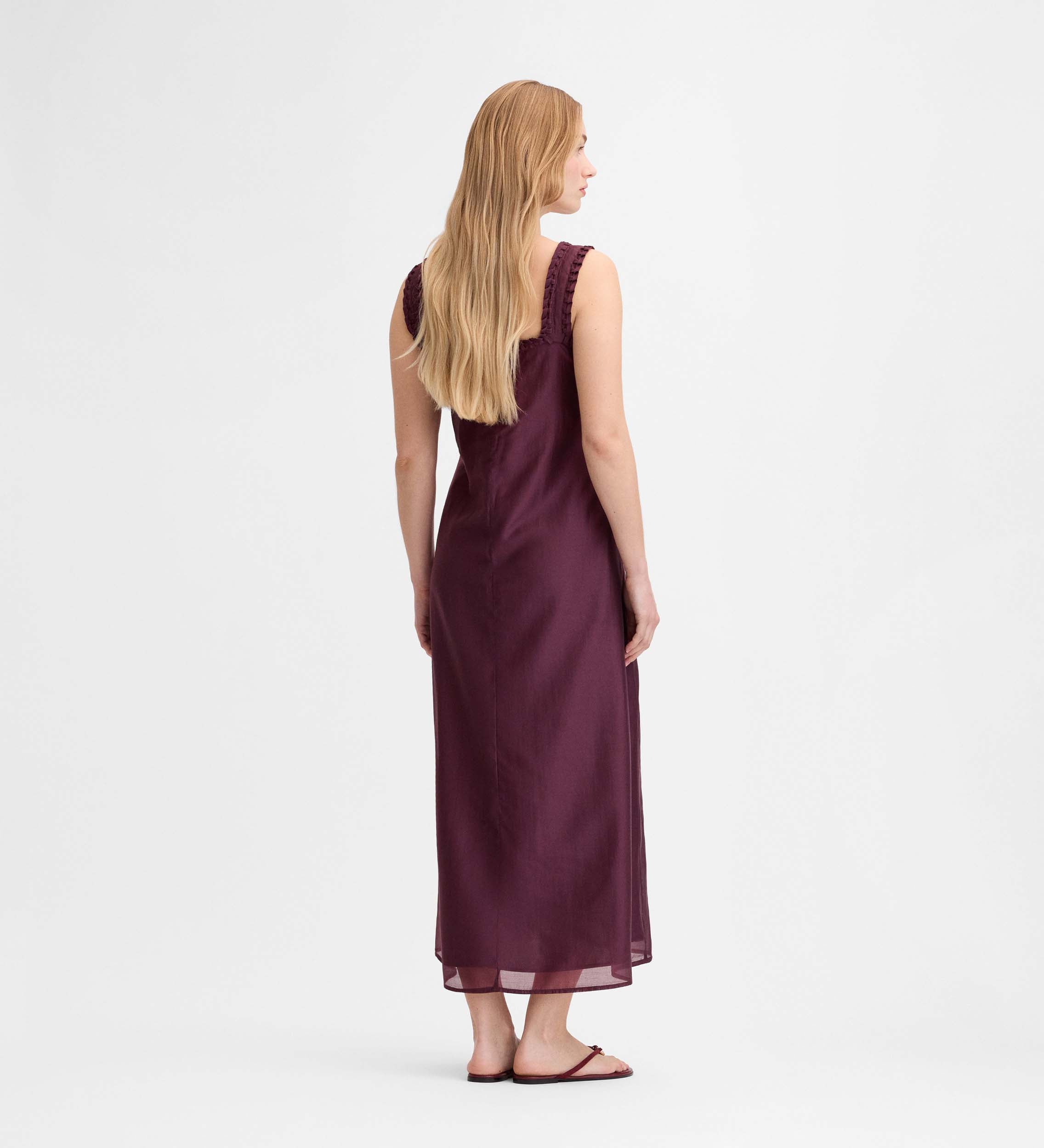 Robe longue tressée