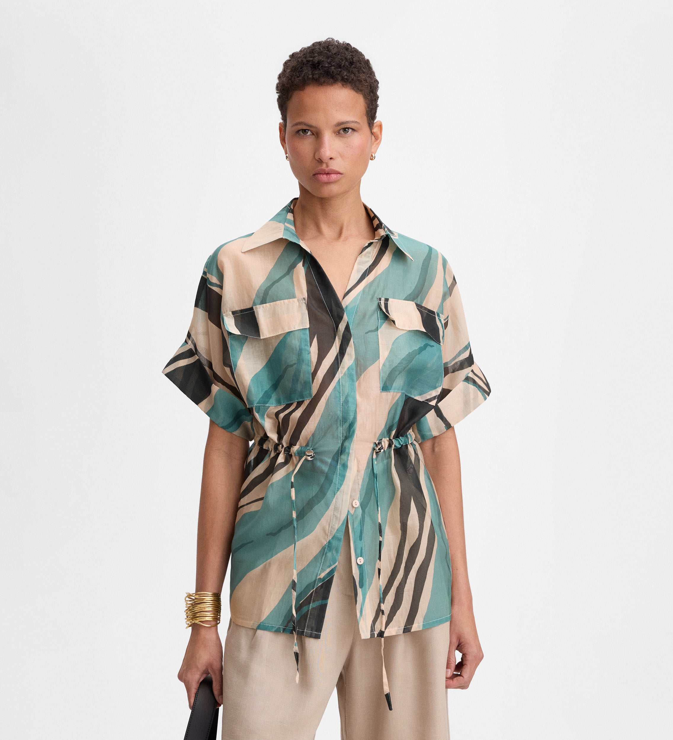 Blusa estampada semitransparante