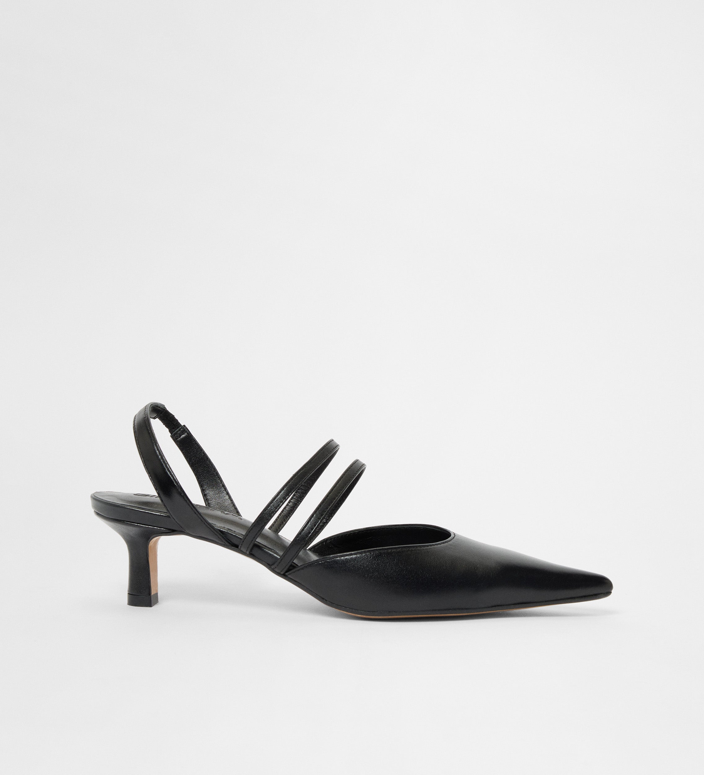 Zapato punta tacón kitten