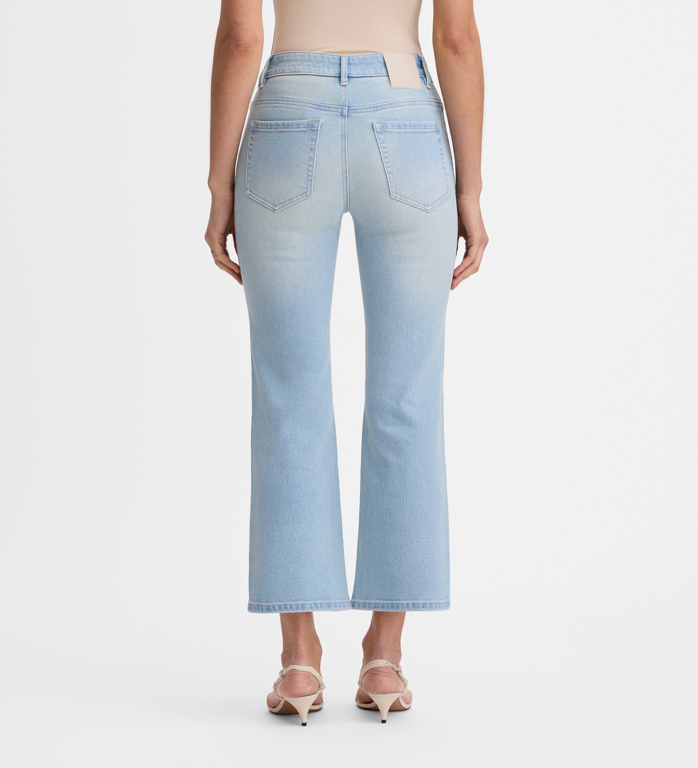 Pantalón crop acampanado