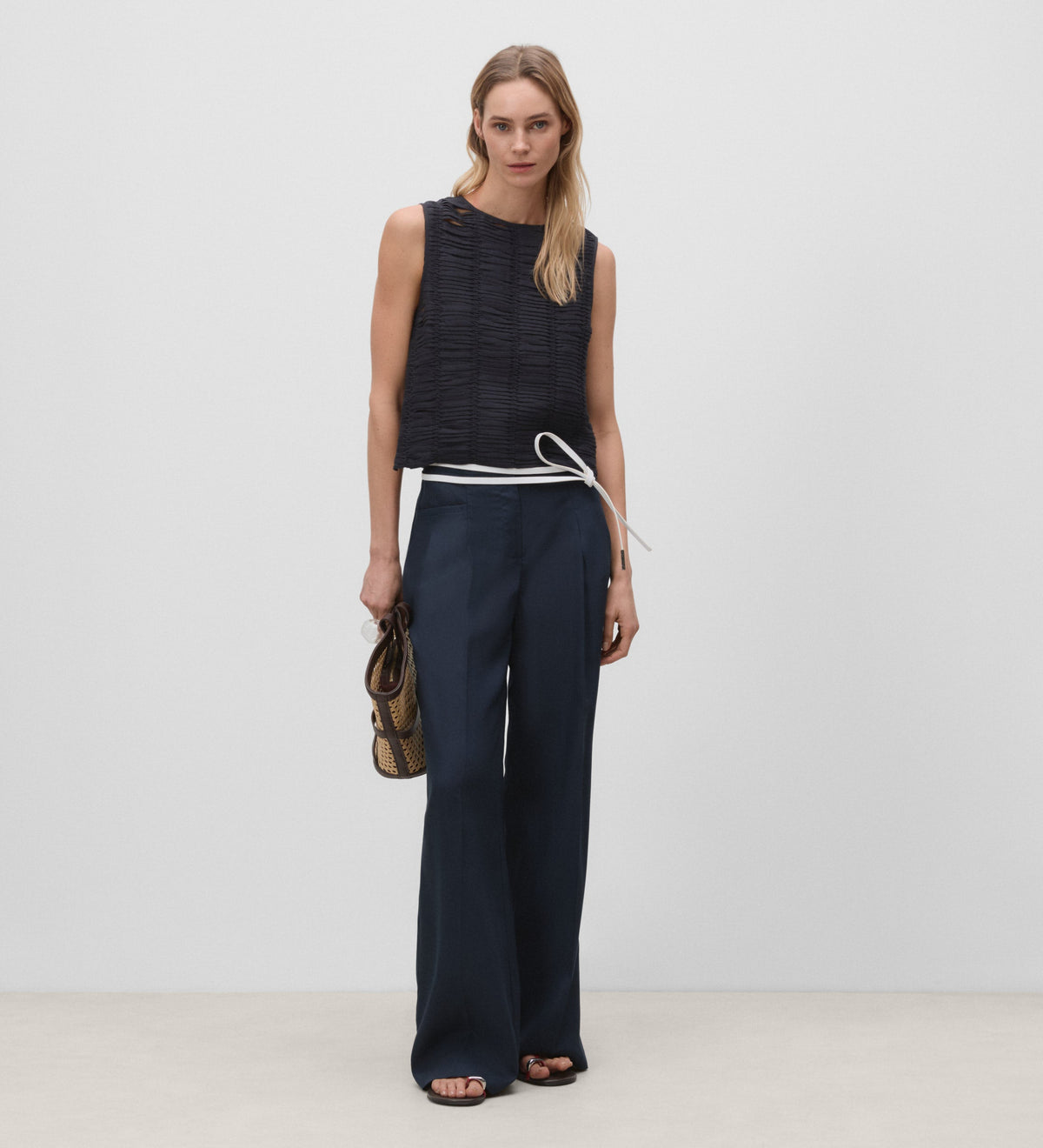 Wide leg pants with pockets