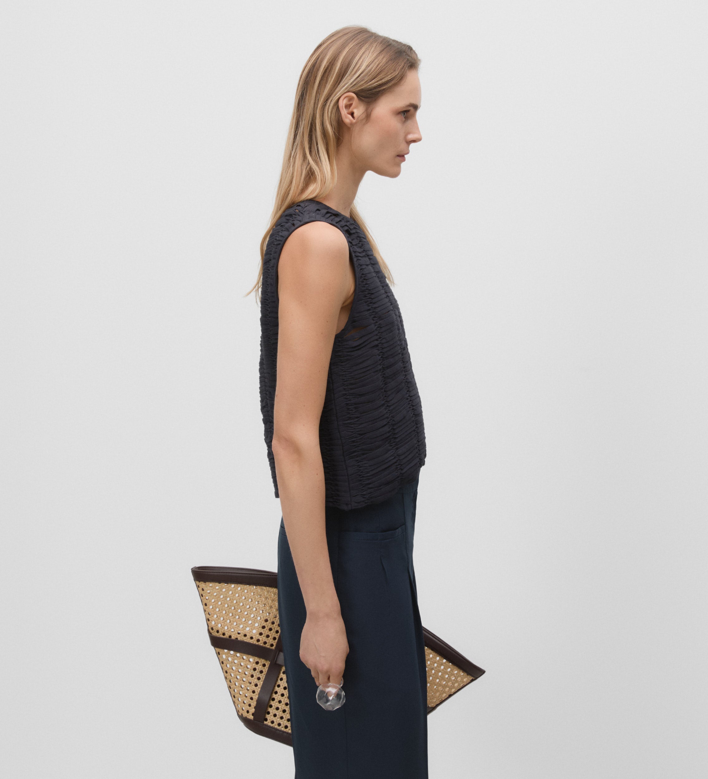 Wide leg pants with pockets