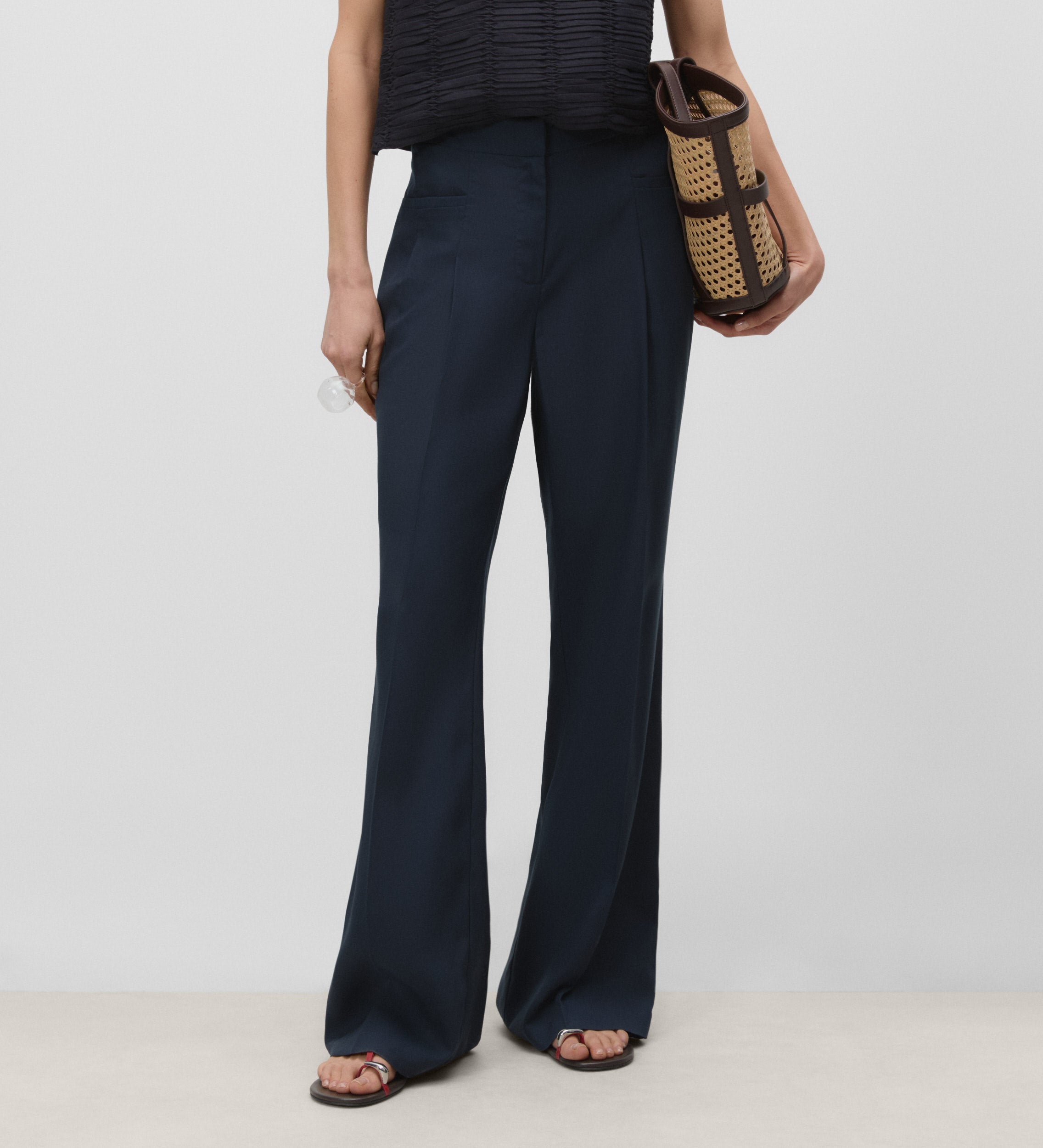 Wide leg pants with pockets