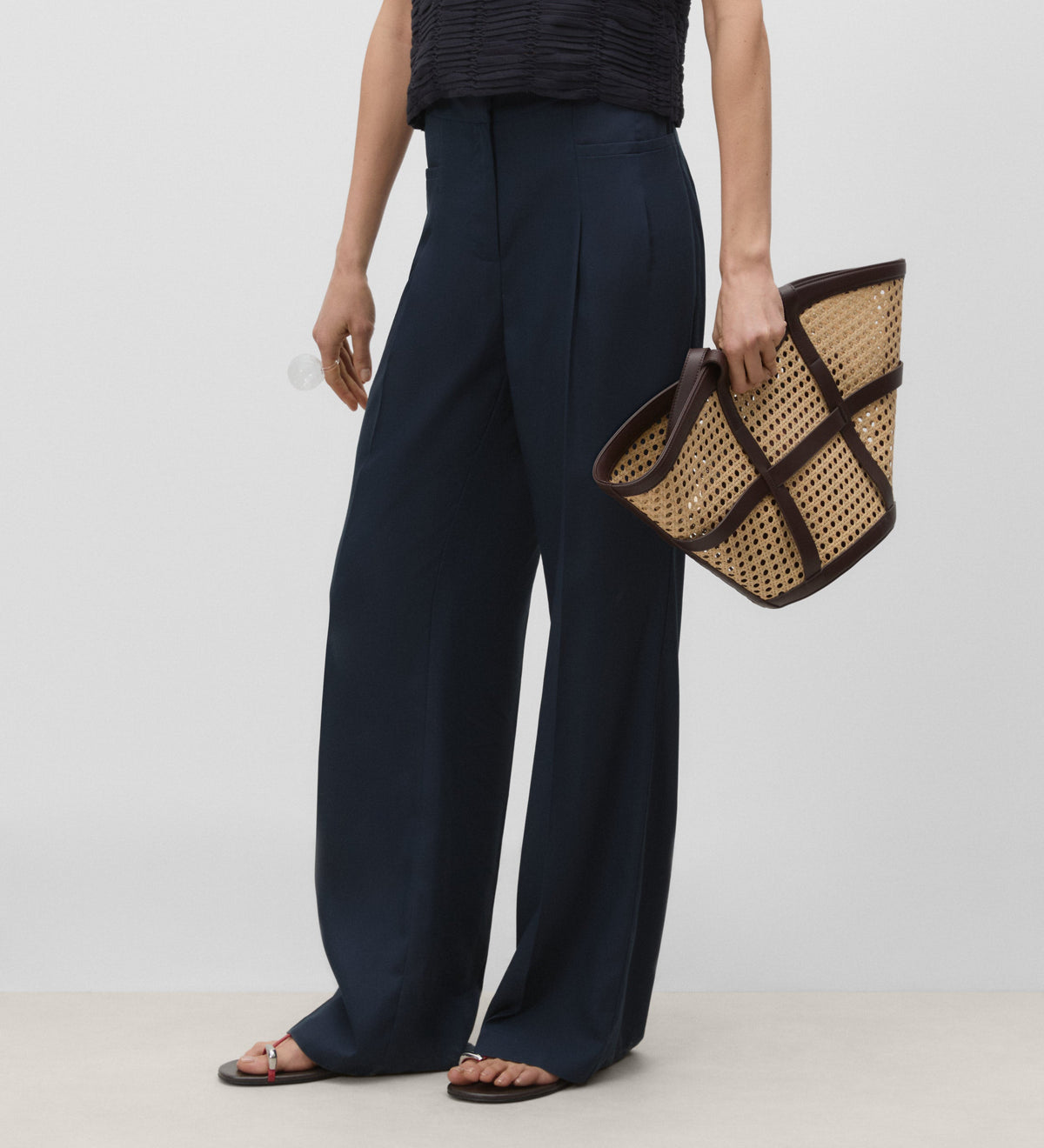 Wide leg pants with pockets