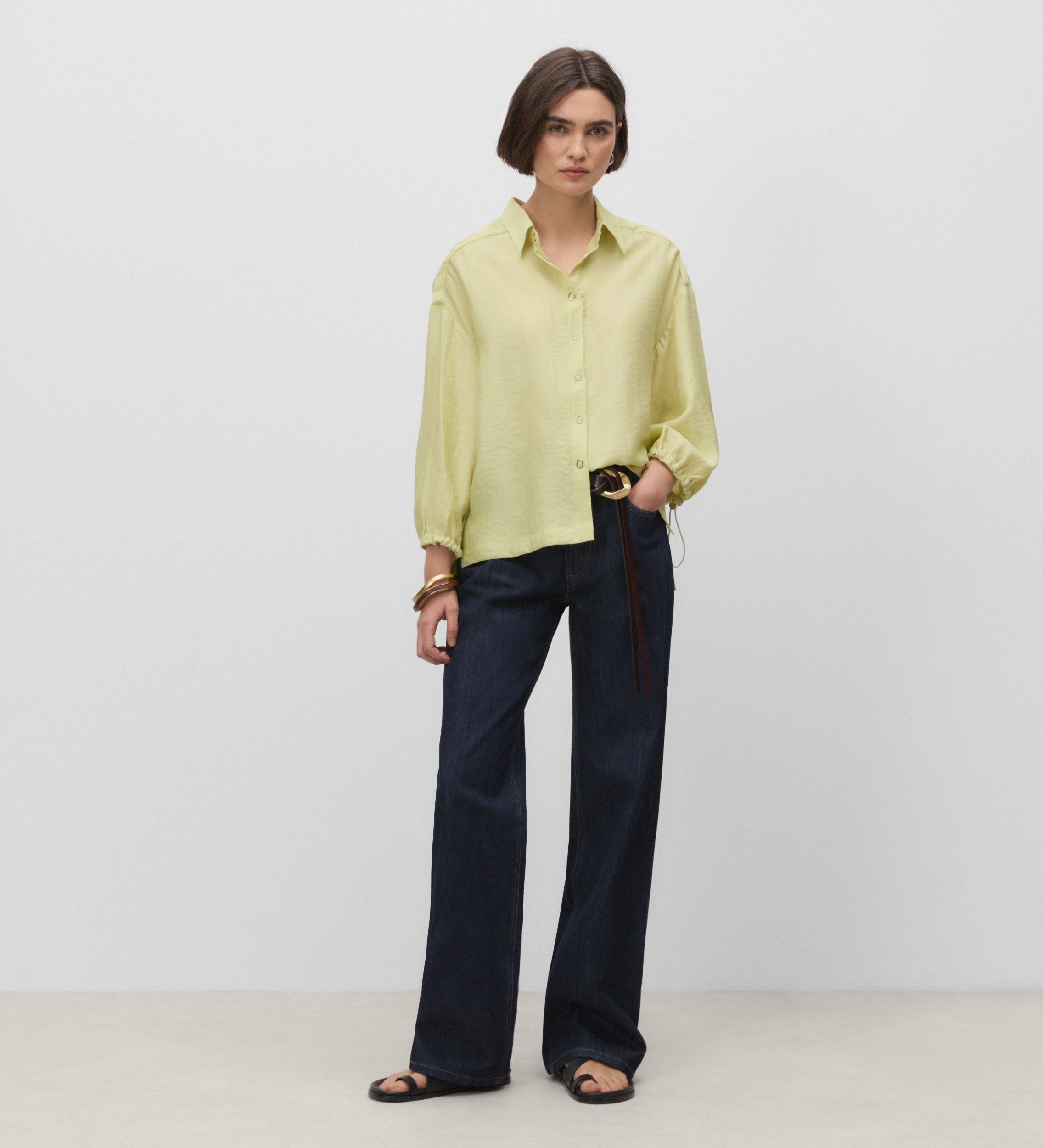 Loose puffed sleeve shirt