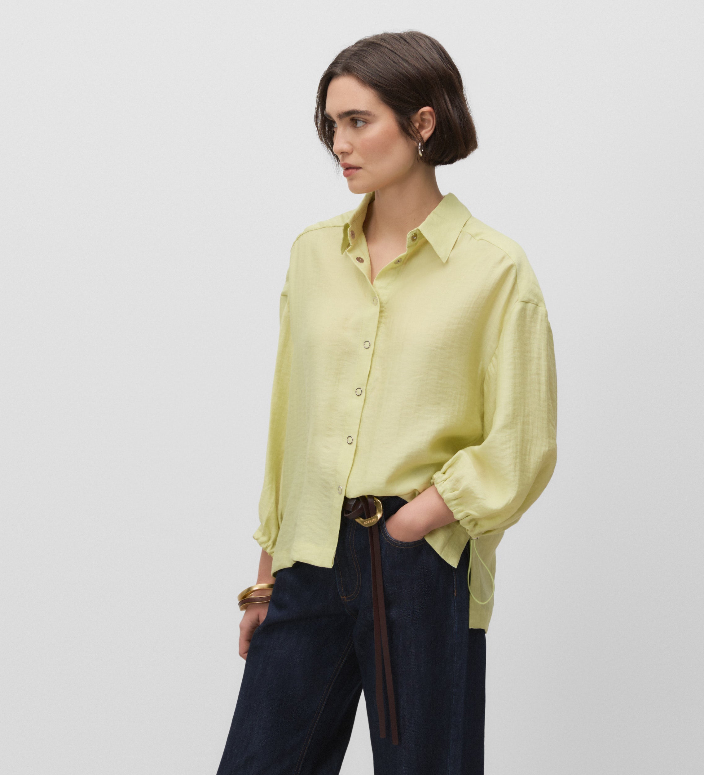 Loose puffed sleeve shirt