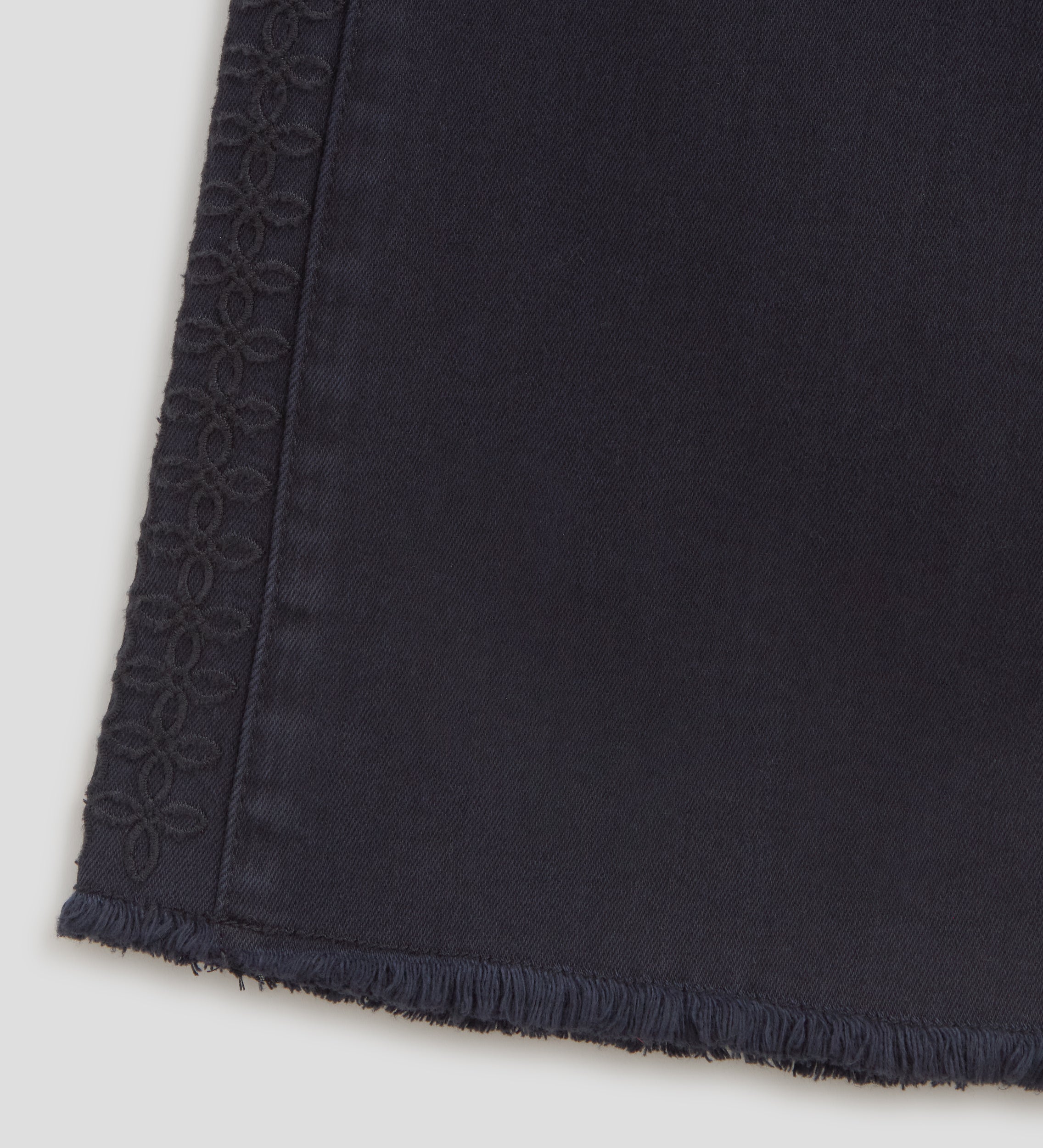 Pantalón pierna ancha bordado lateral