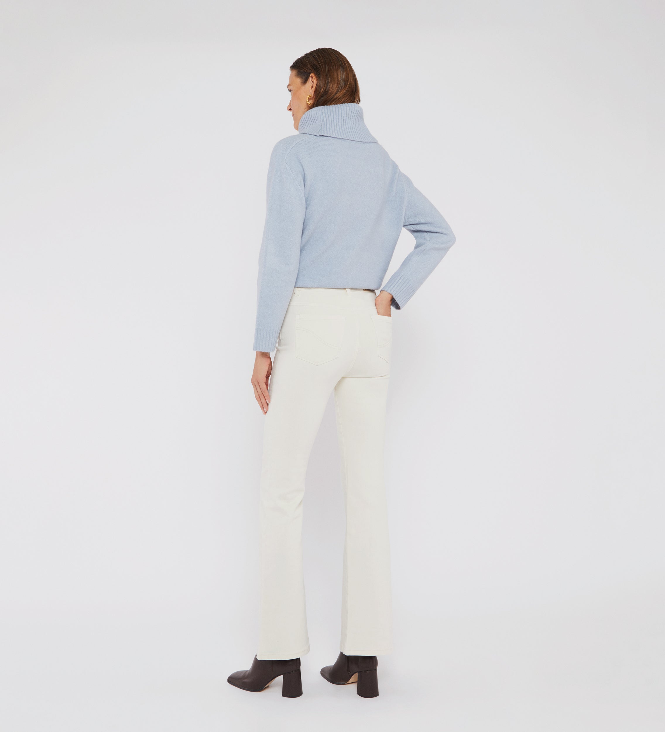 Pantalón vaquero acampanado