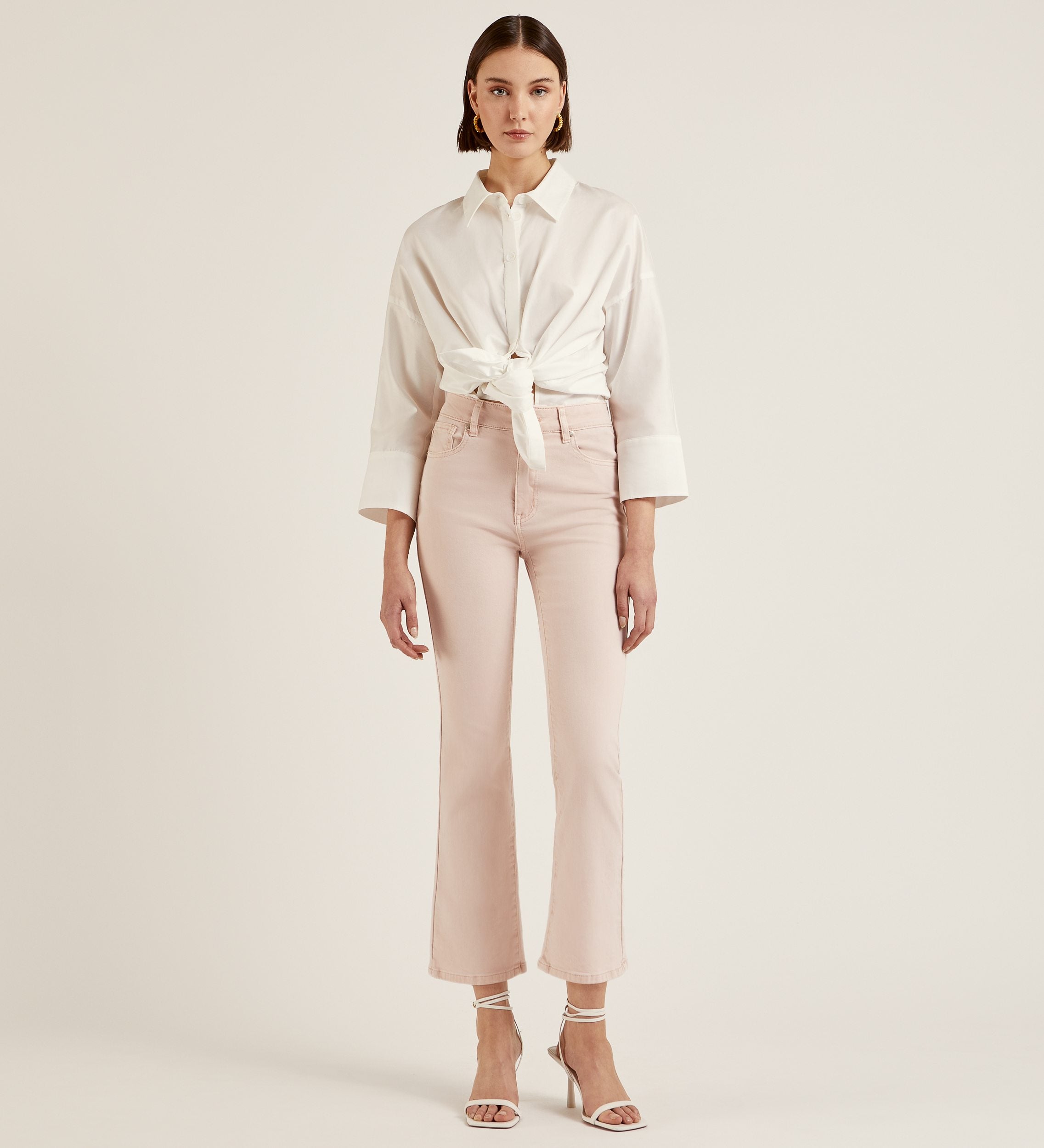 Pantalón crop acampanado