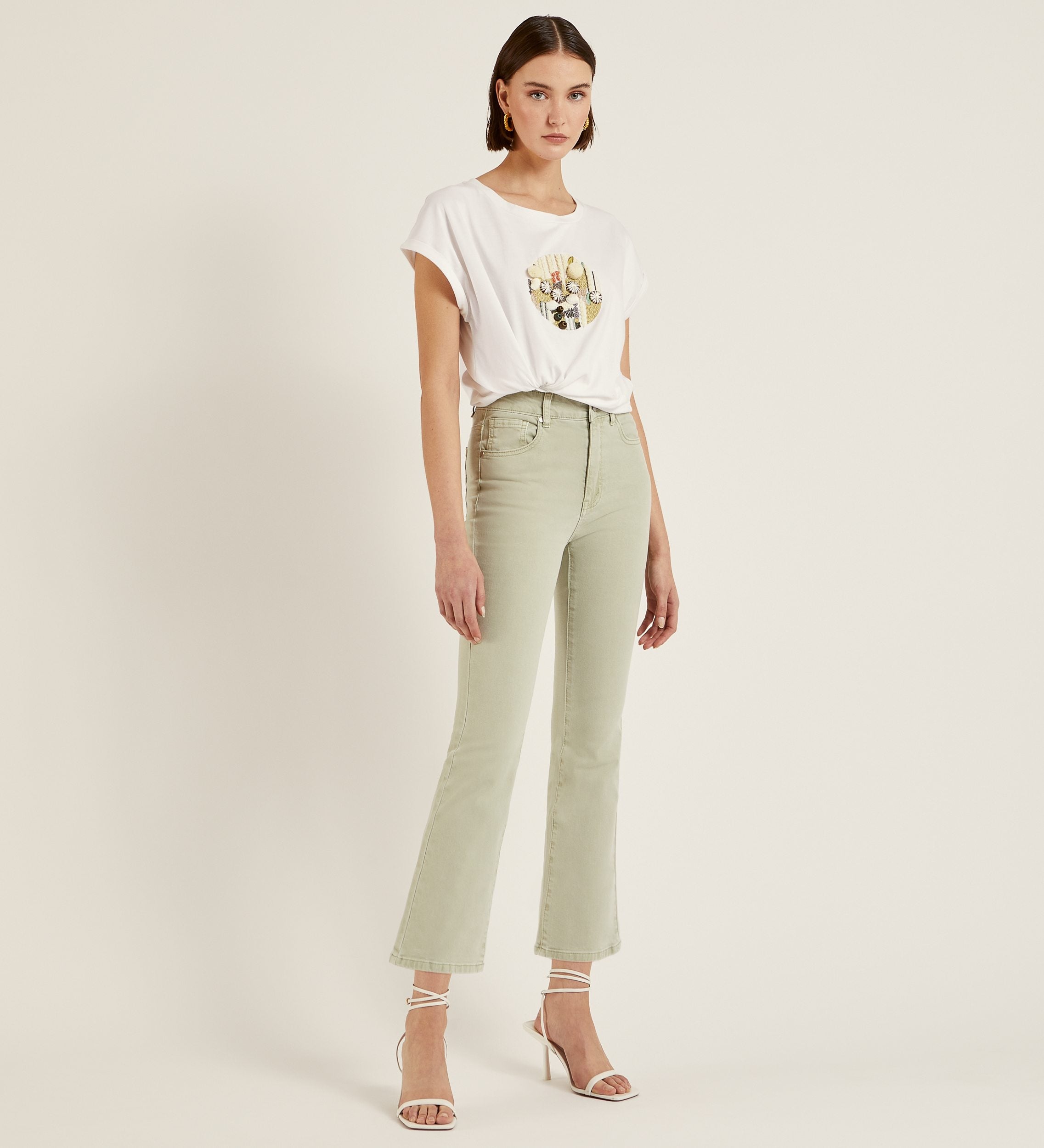 Pantalón crop acampanado