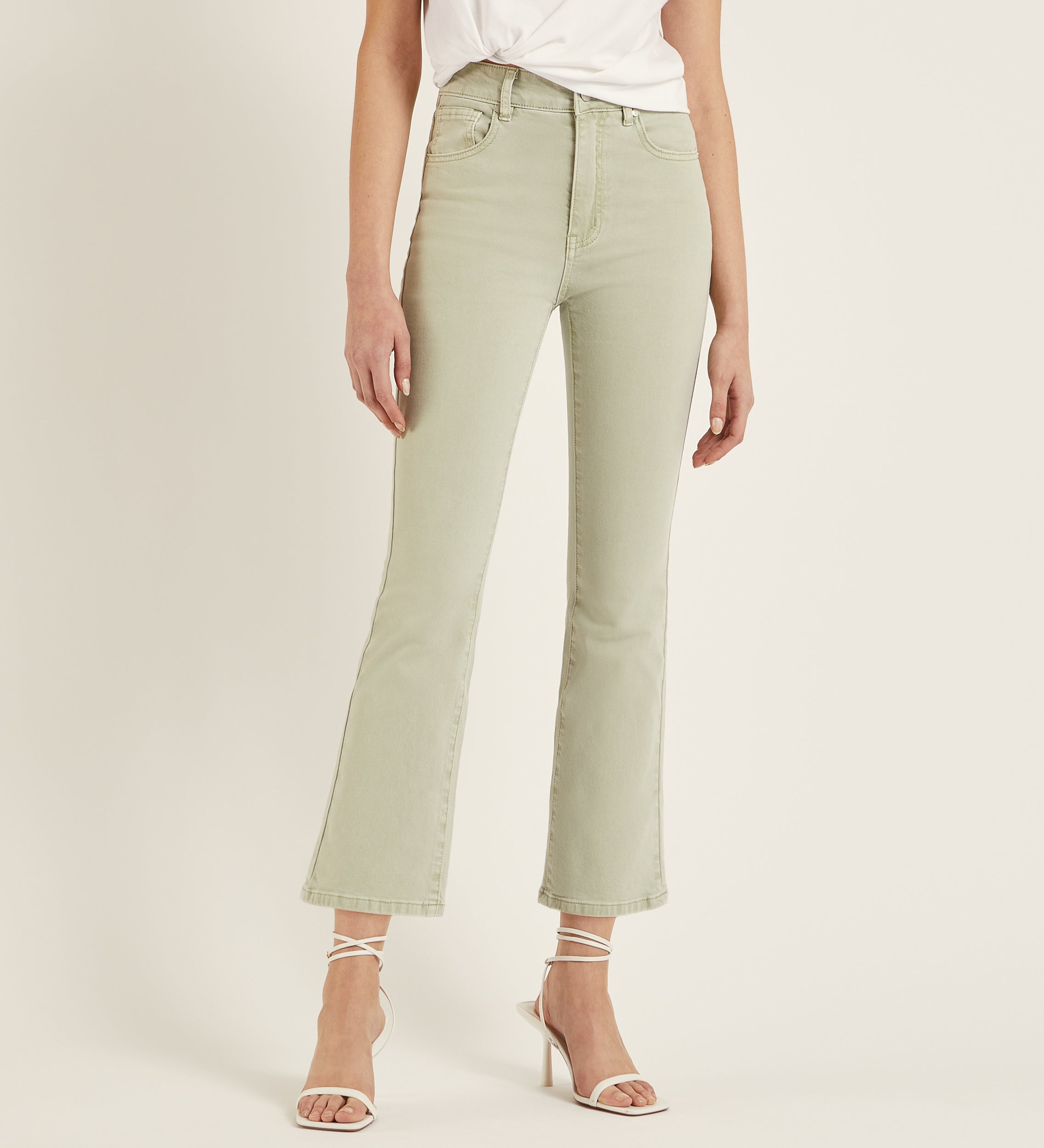 Pantalón crop acampanado