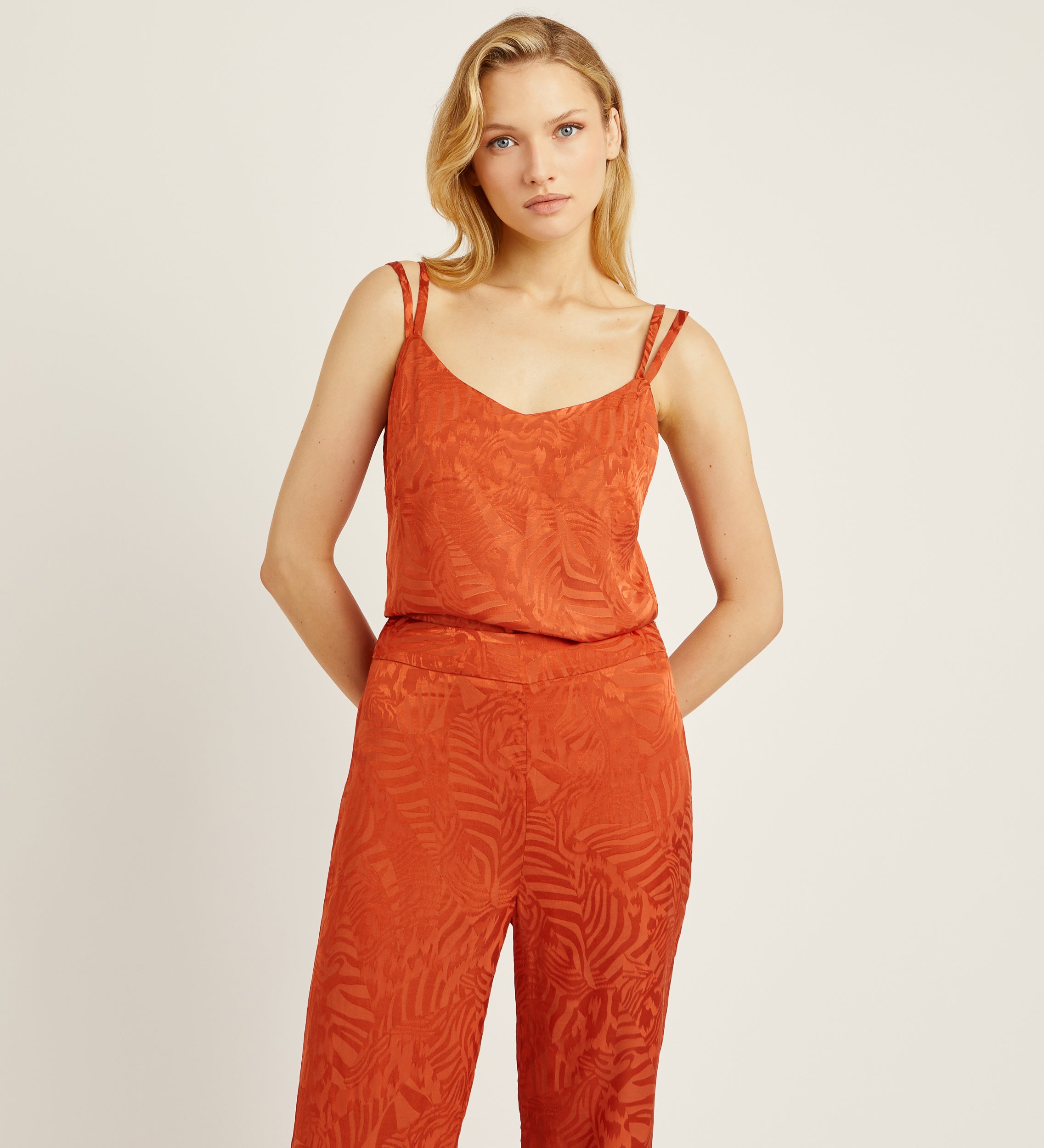 Flowing jacquard tank top